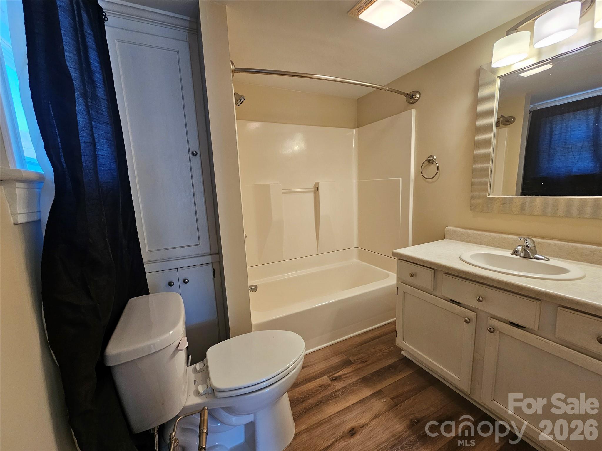 208 W Main Street Property Photo 18