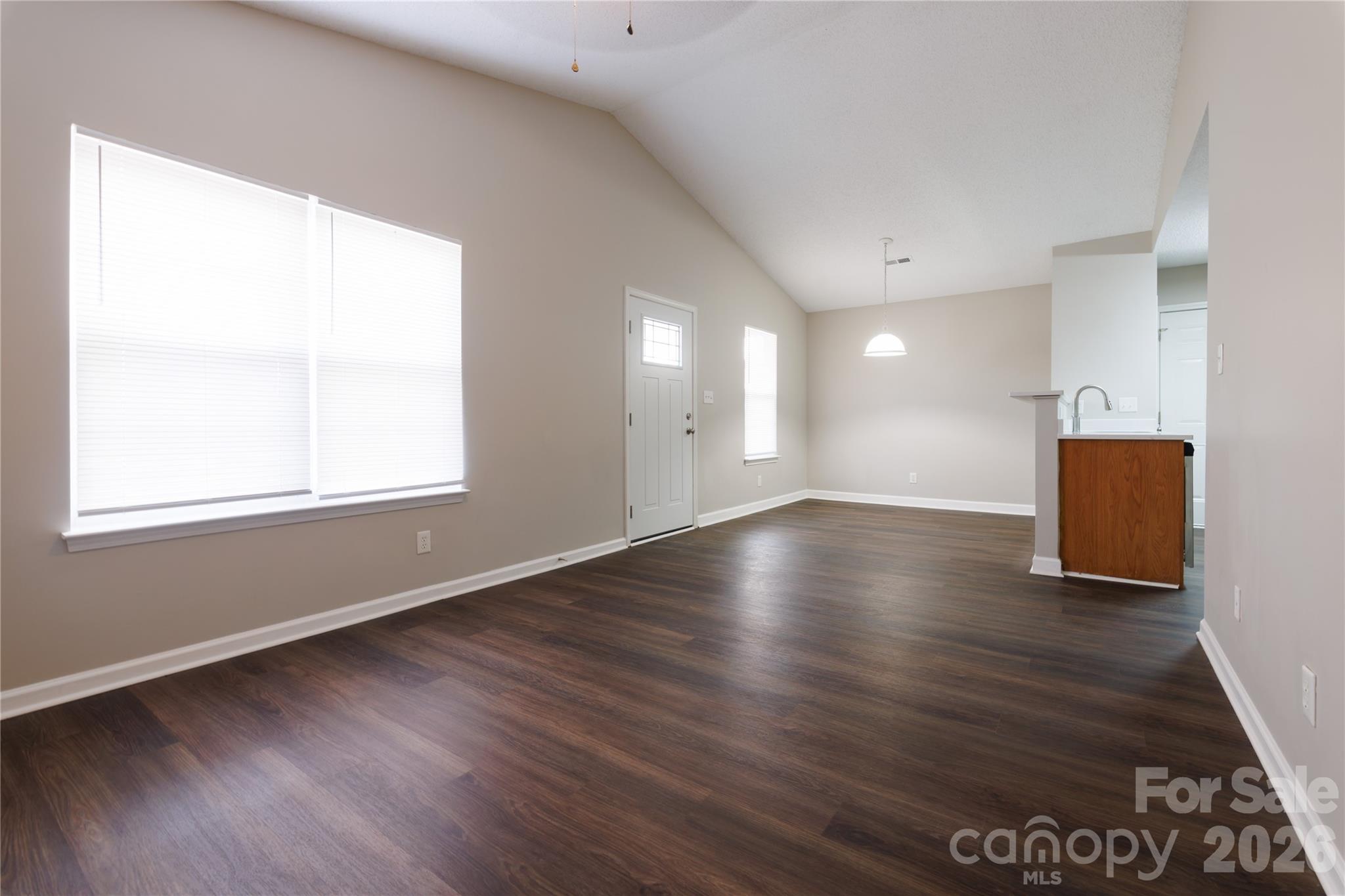 3208 Lasalle Street Property Photo 4