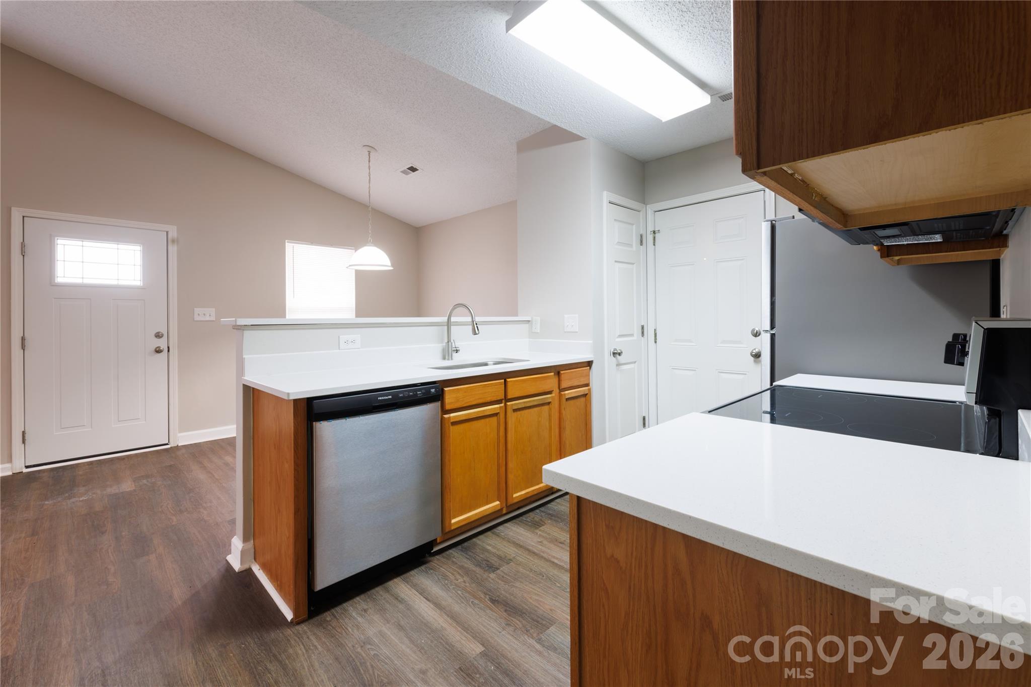 3208 Lasalle Street Property Photo 8