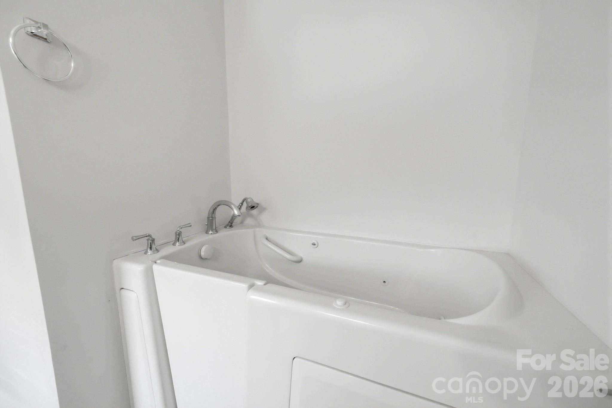 138 Lone Eagle Lane Property Photo 20