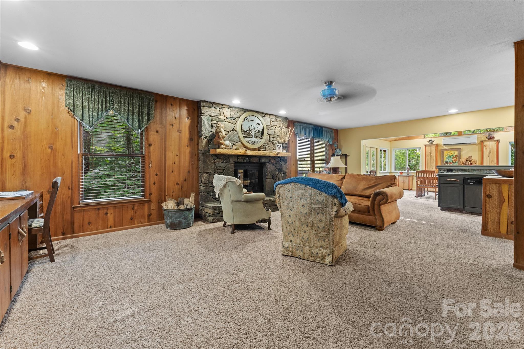 219 Kentwood Lane Property Photo 6