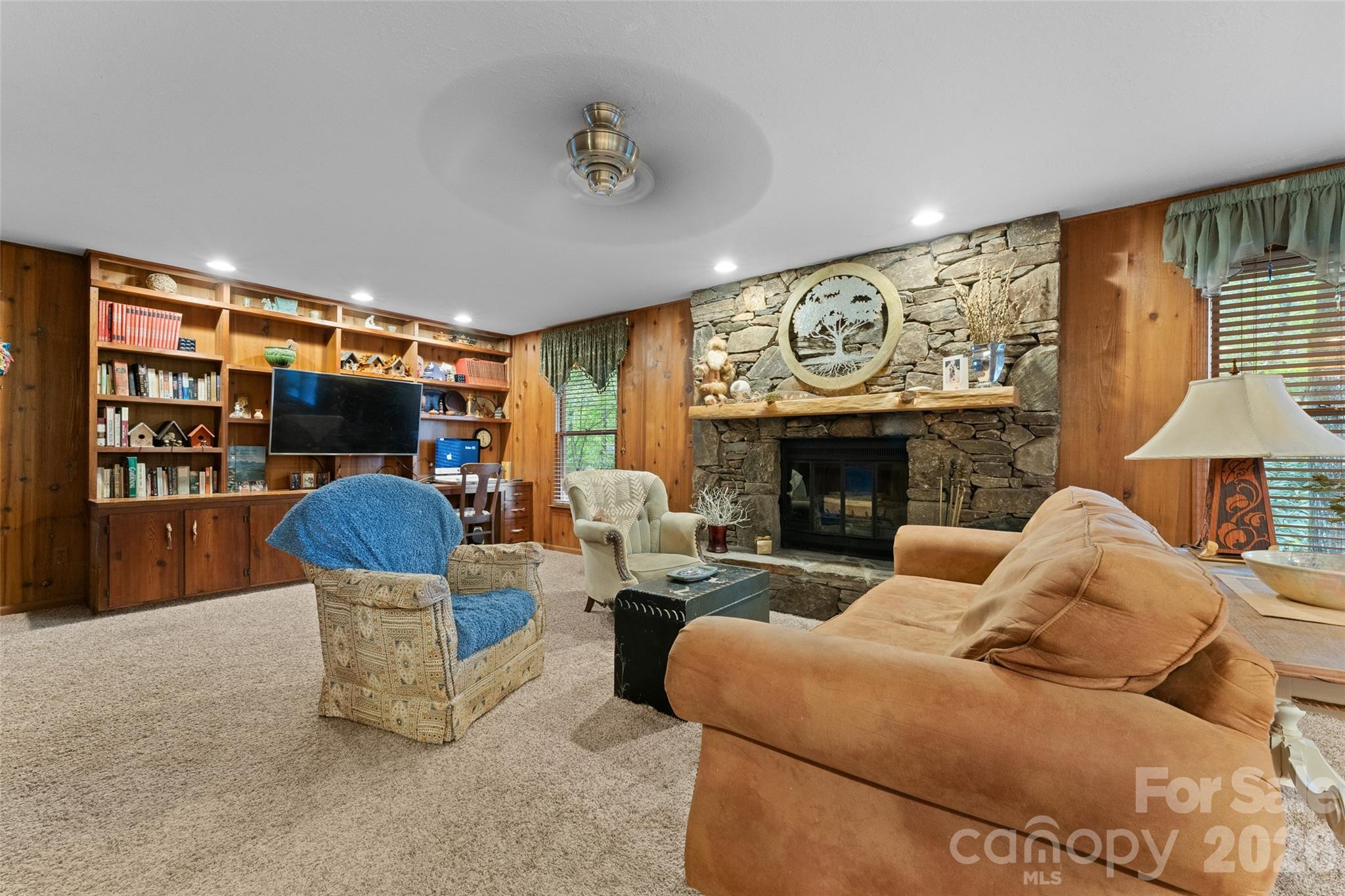 219 Kentwood Lane Property Photo 7