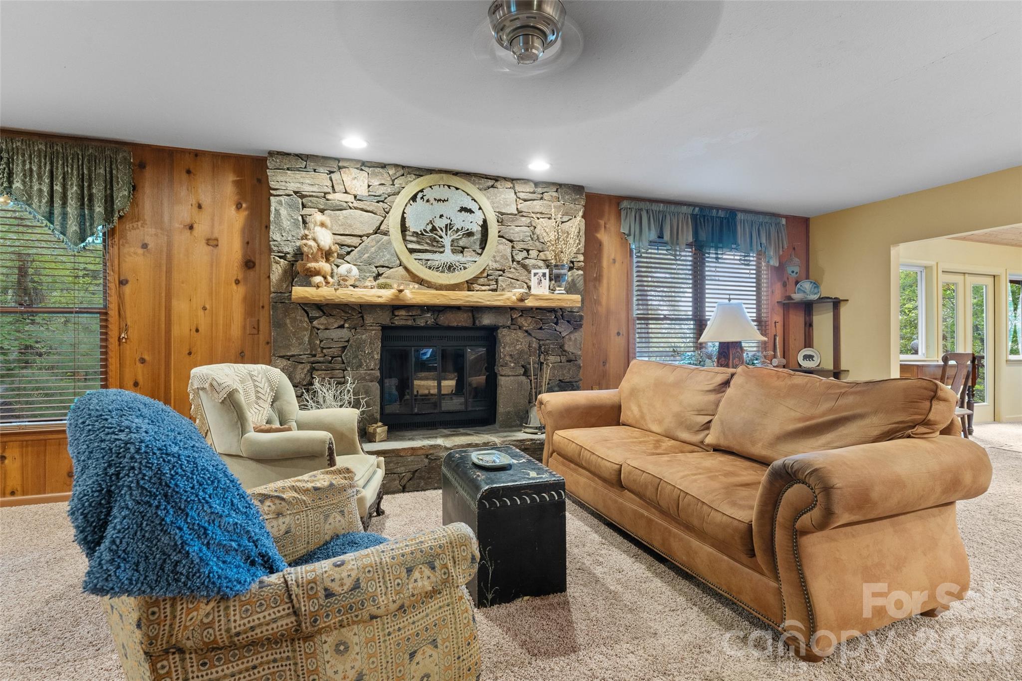 219 Kentwood Lane Property Photo 8
