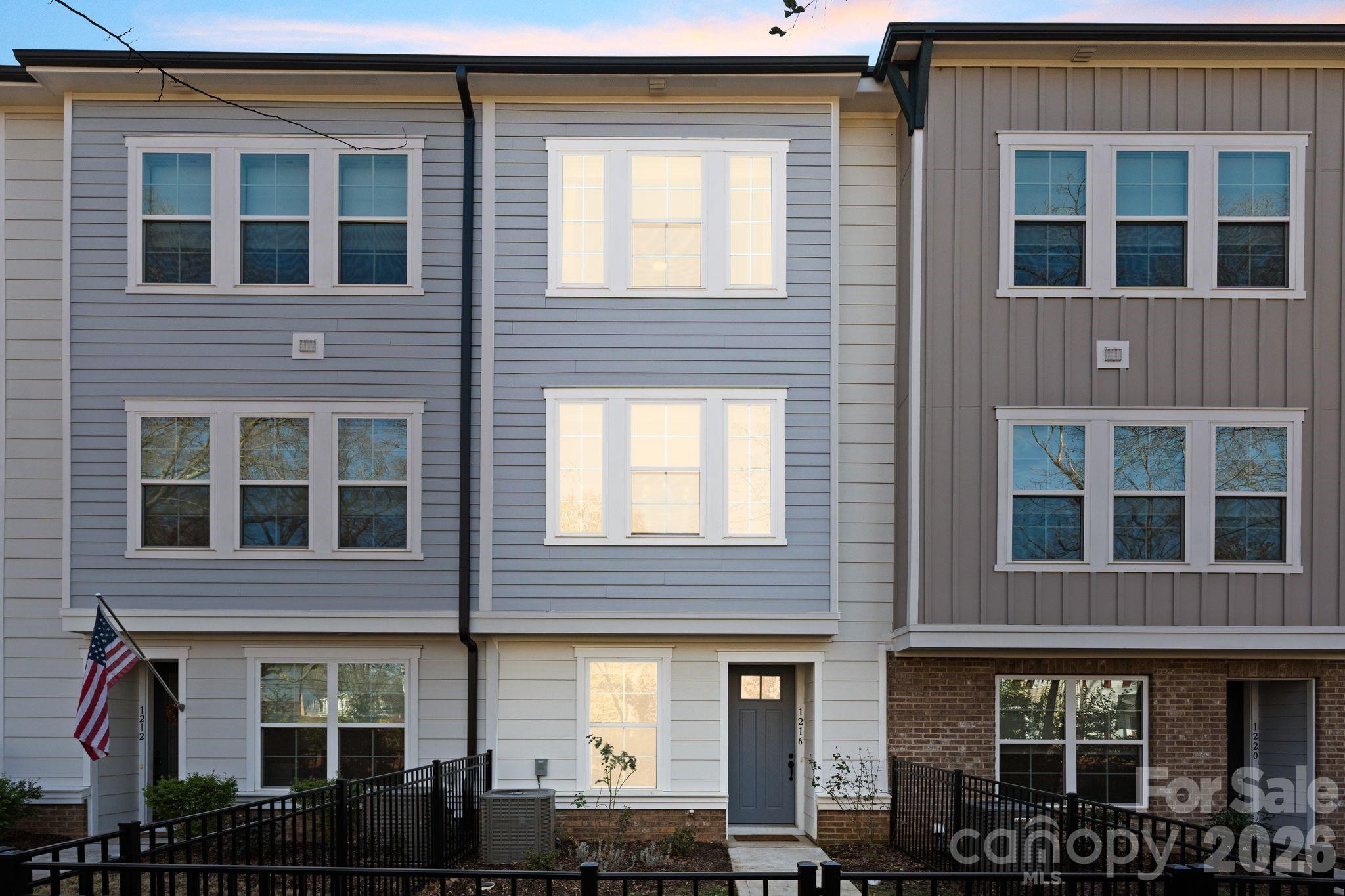 1216 Craig View Way Property Photo 4