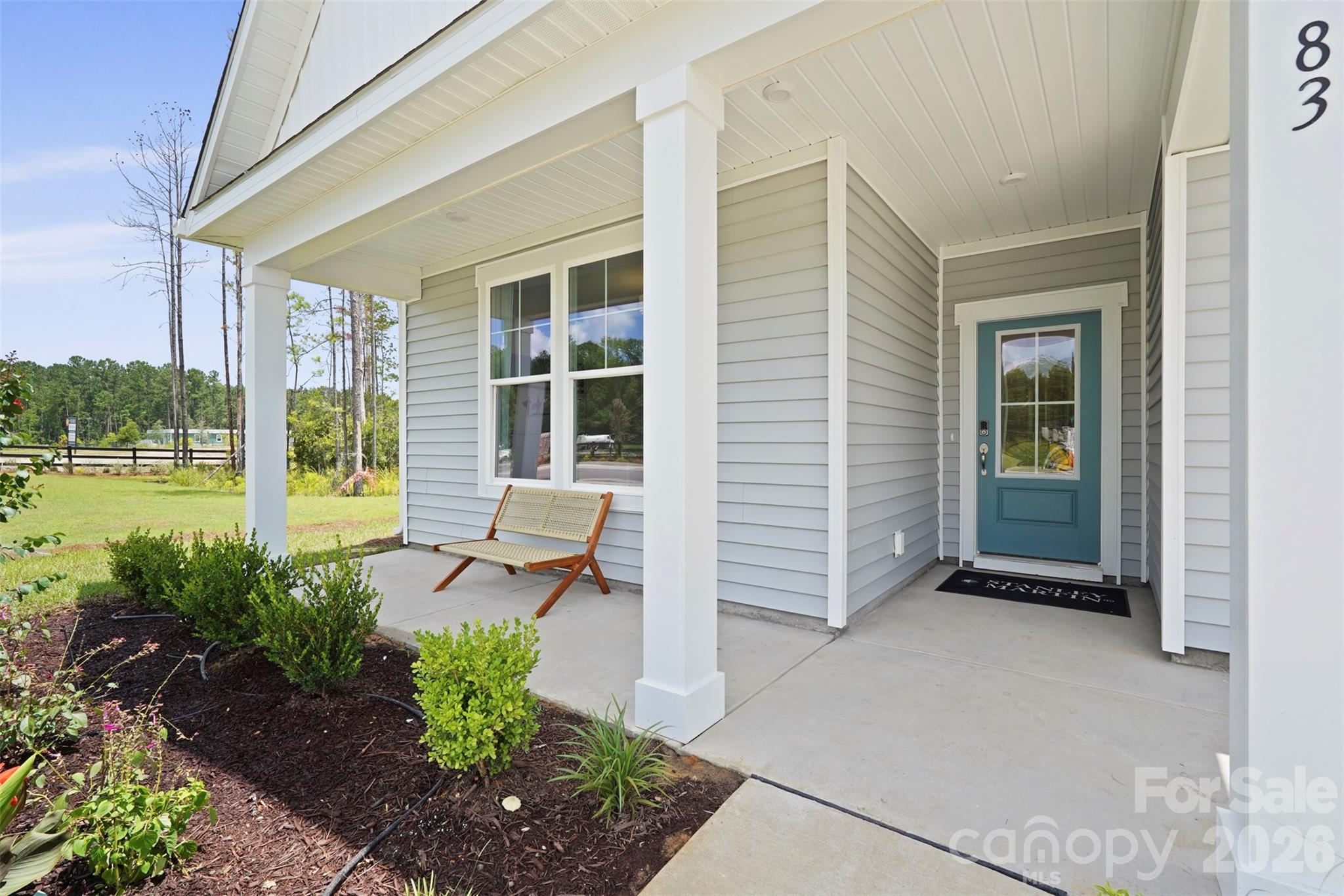987 Exeter Drive Property Photo 4