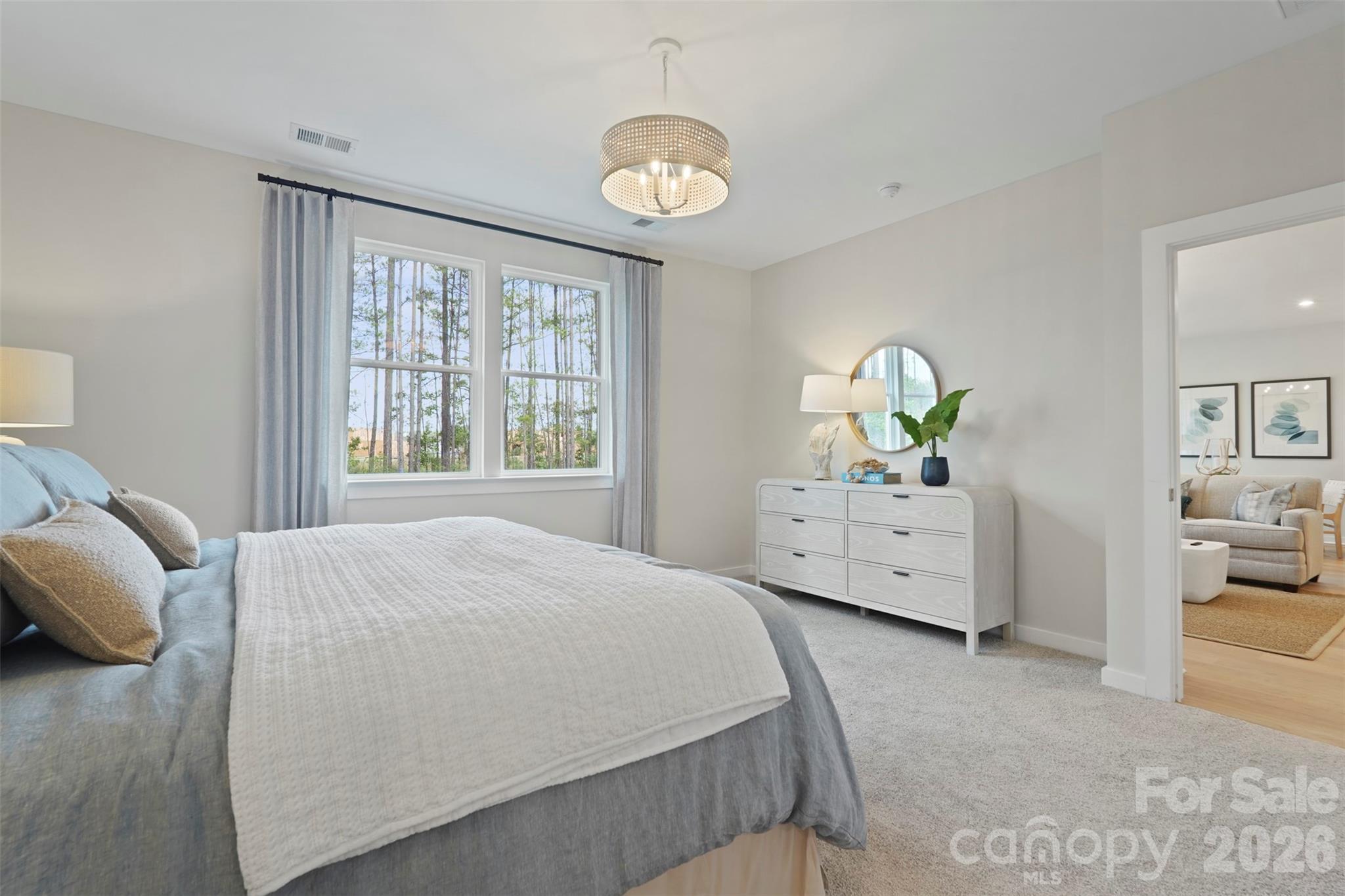 987 Exeter Drive Property Photo 8