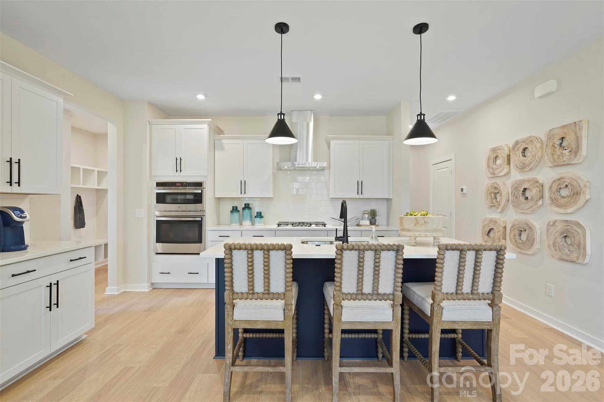 987 Exeter Drive Property Photo 15