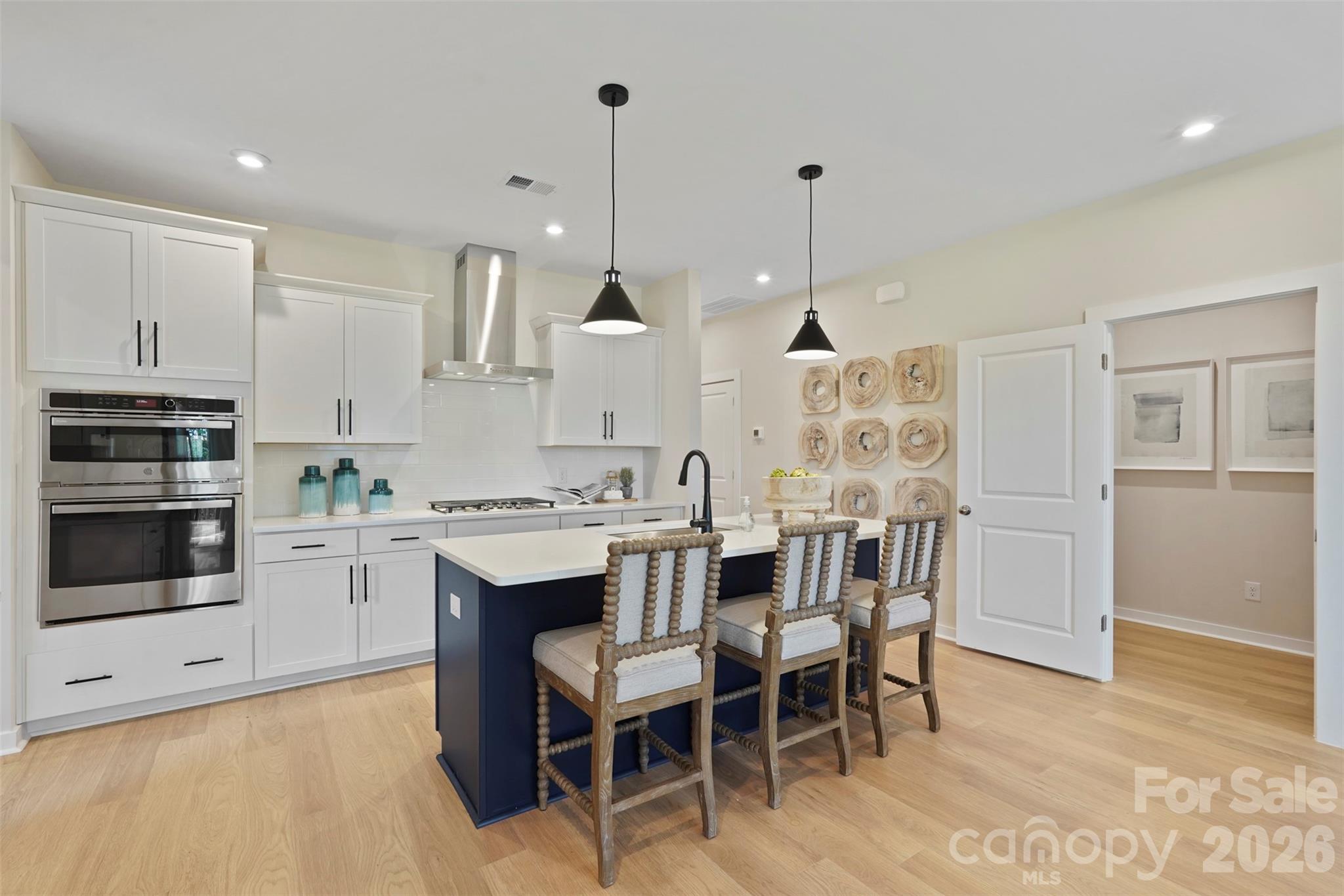 987 Exeter Drive Property Photo 16