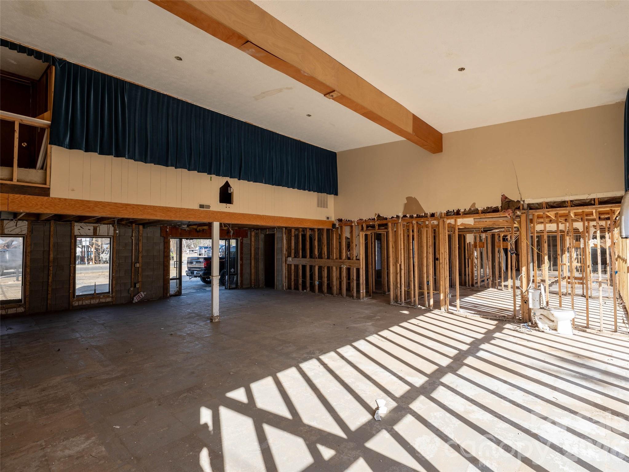3264 Broad Street Property Photo 14