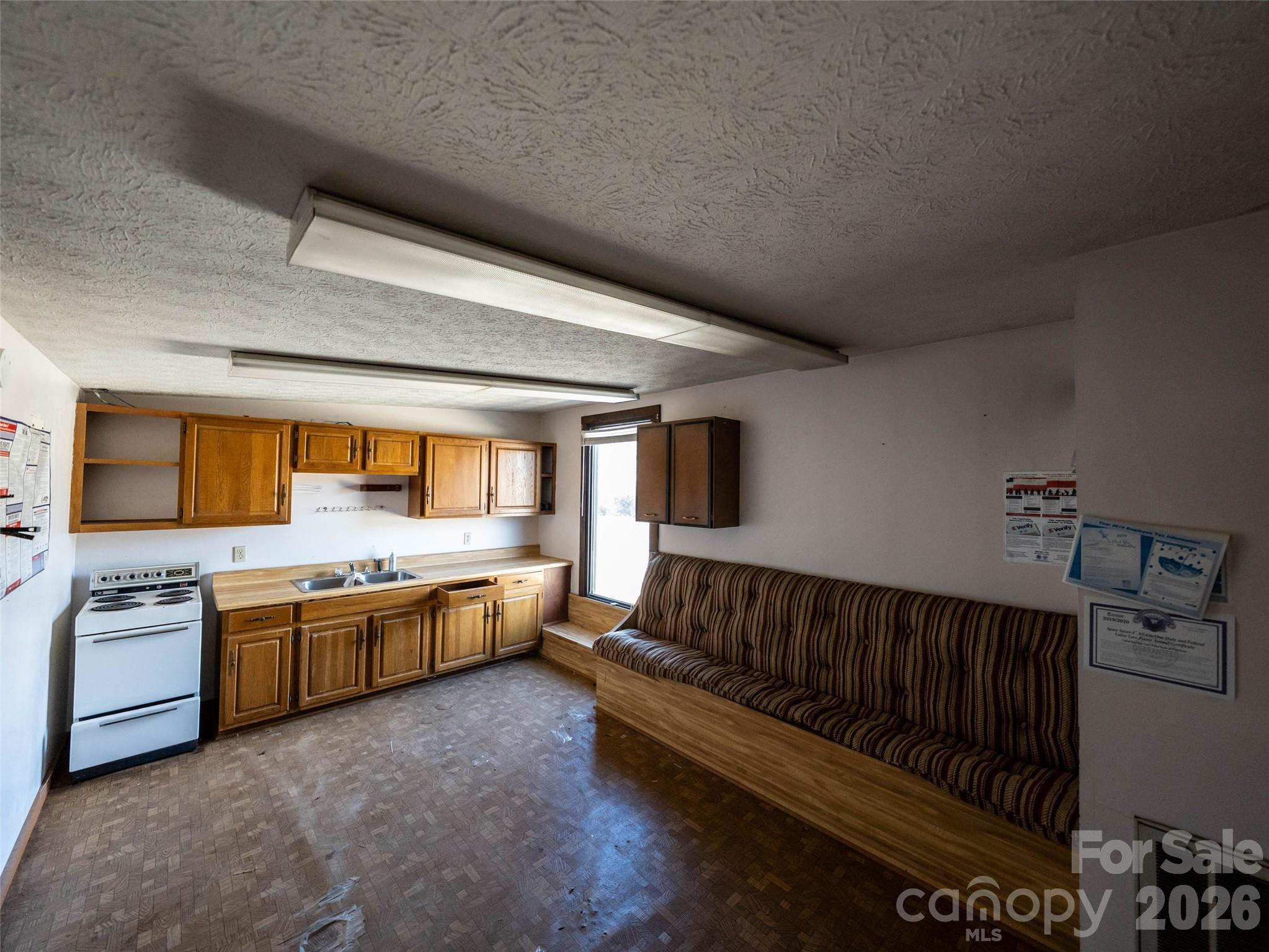 3264 Broad Street Property Photo 23