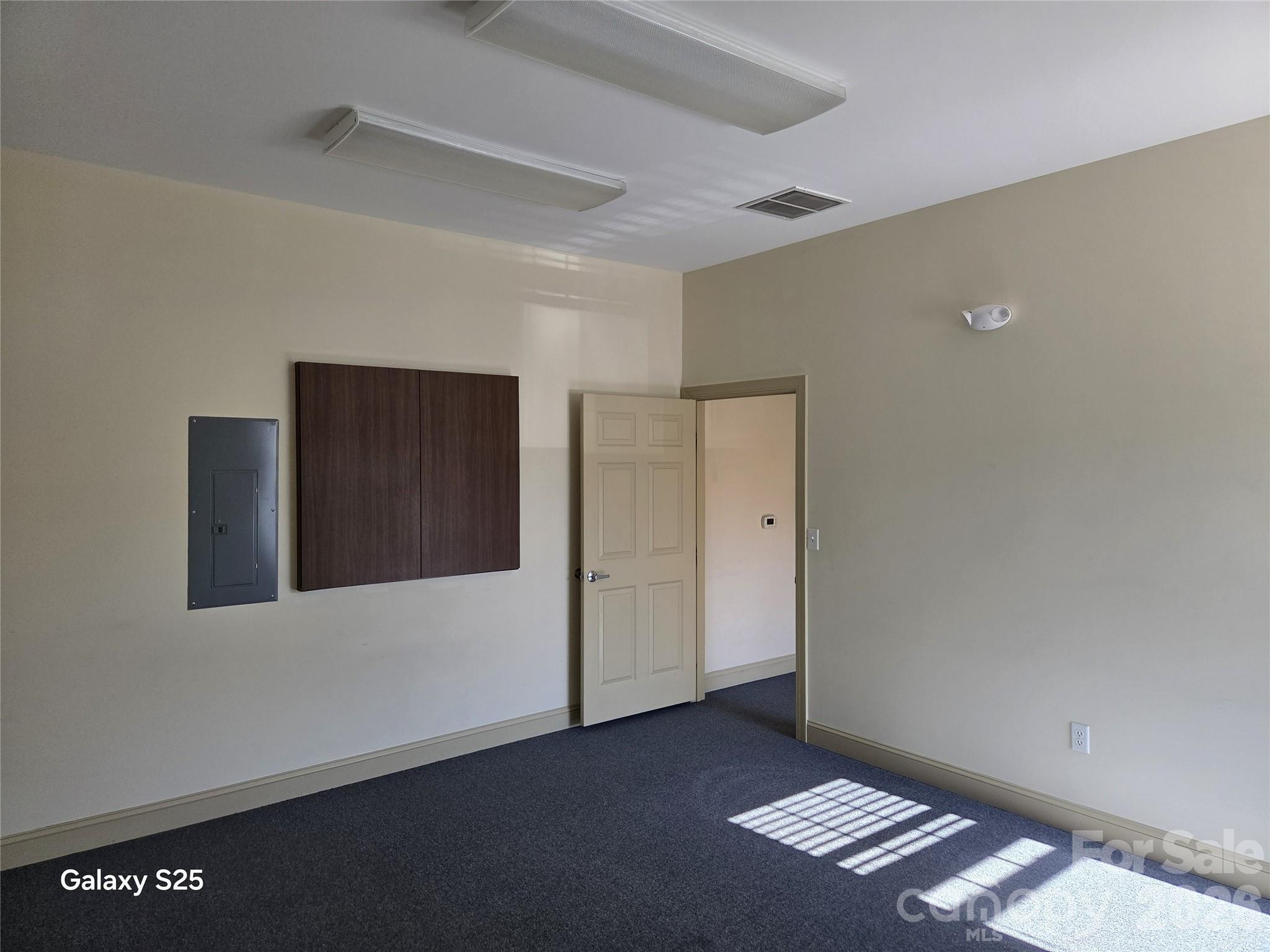 120 Chadwick Square Court E Property Photo 6