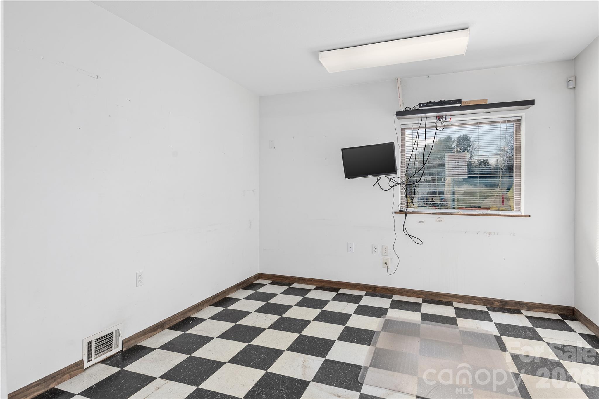 1473 Patton Avenue Property Photo 9