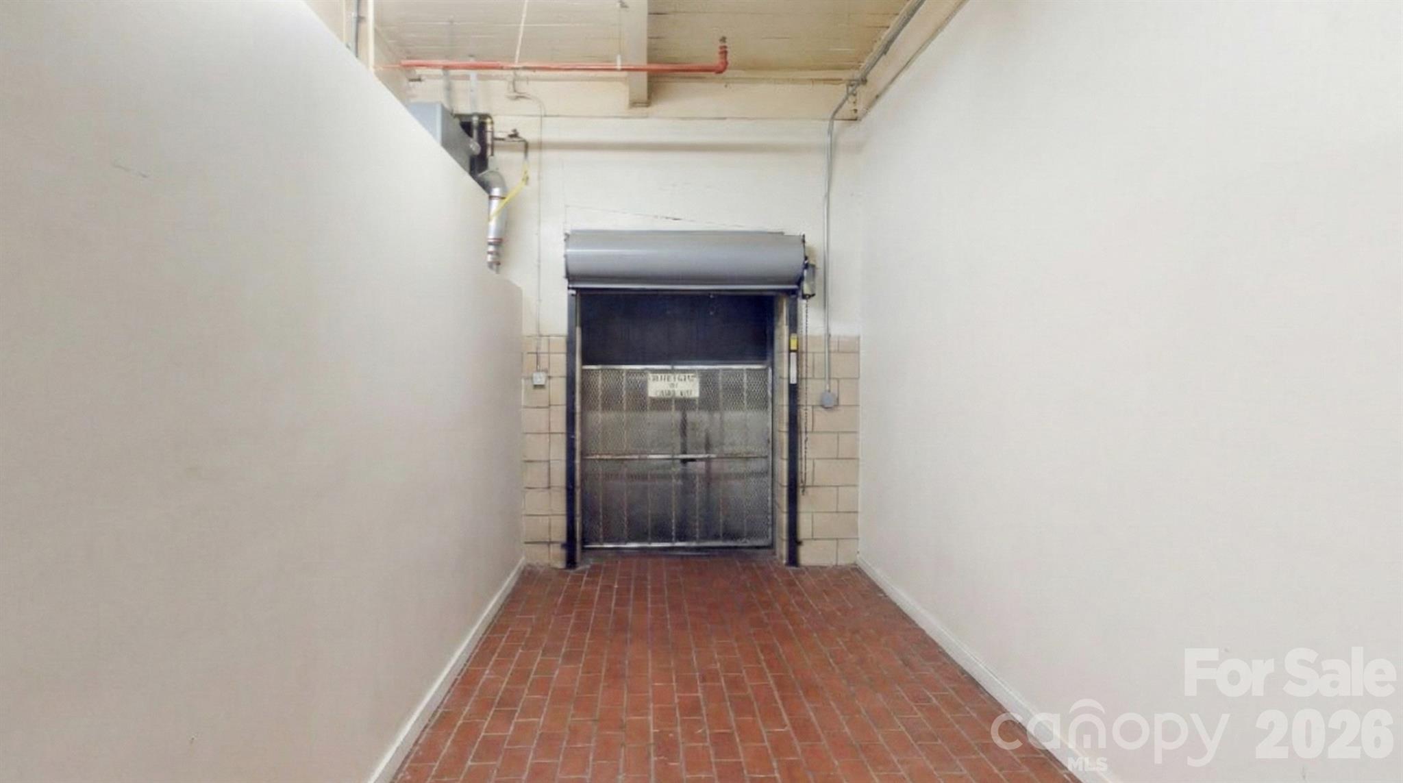 122 E Innes Street Property Photo 8