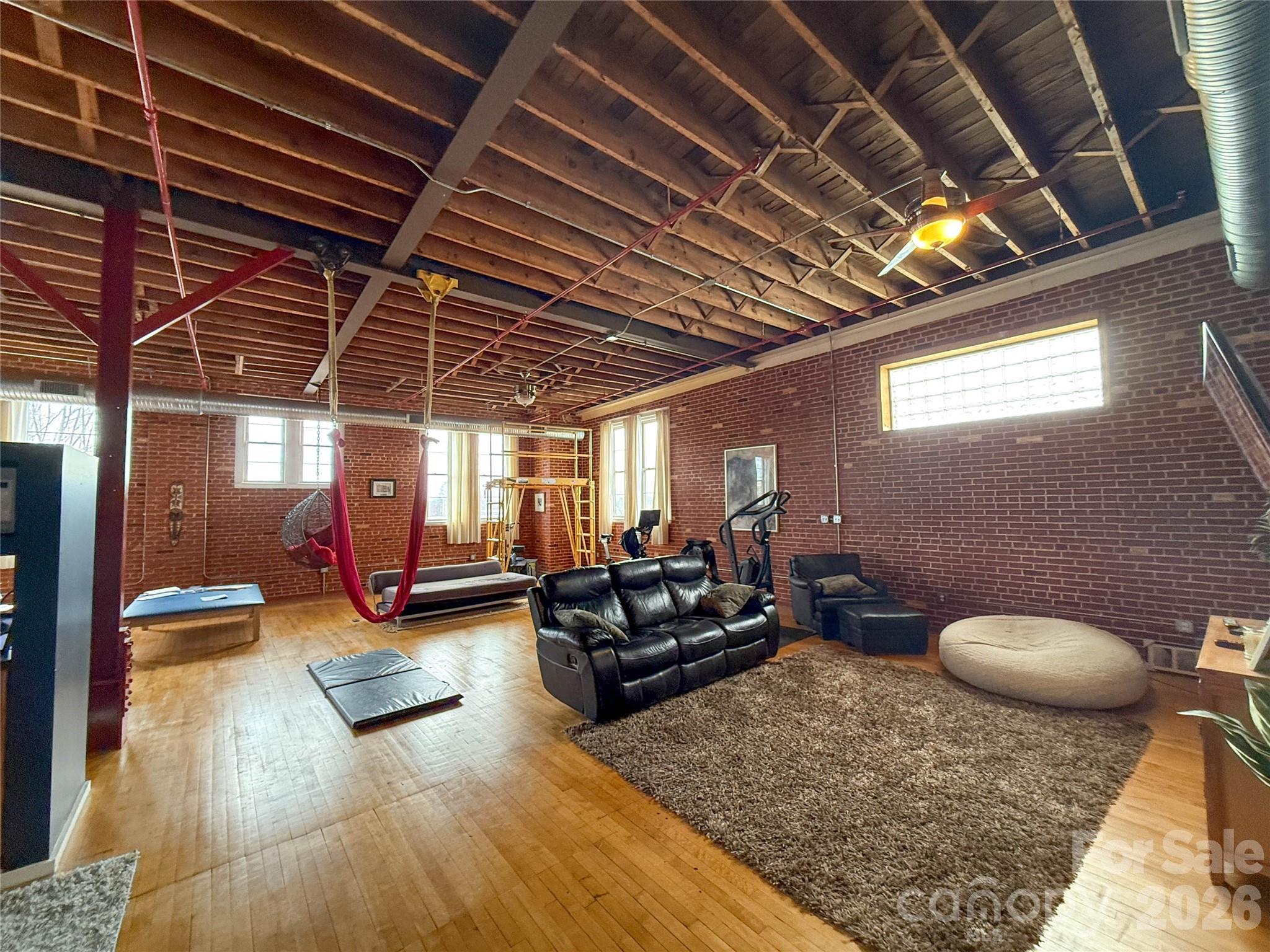 122 E Innes Street Property Photo 11