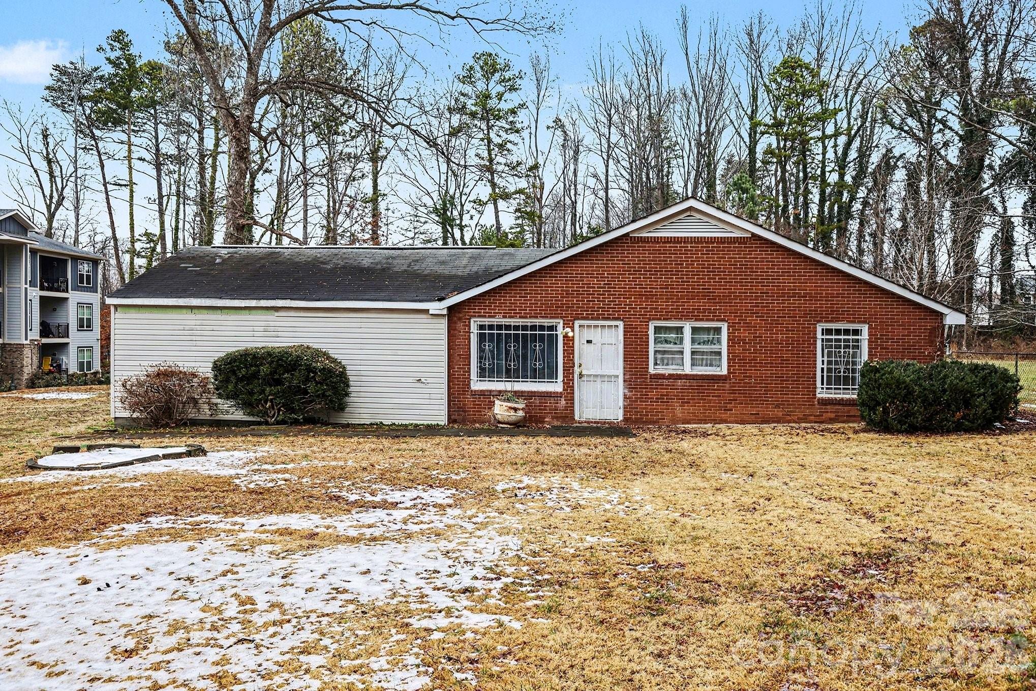 500 Tom Hunter Road Property Photo 3