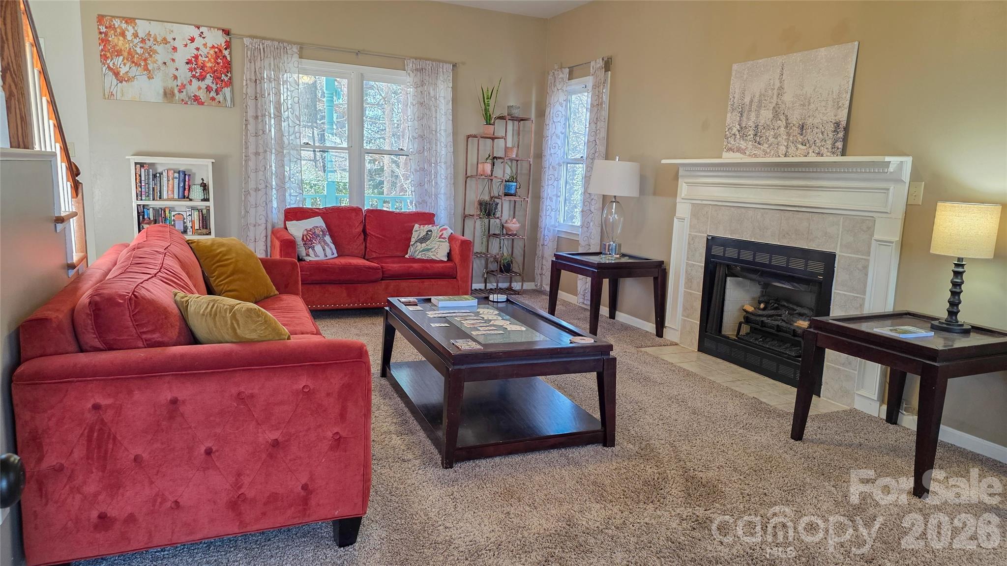 28 Sweetbriar Court Property Photo 6