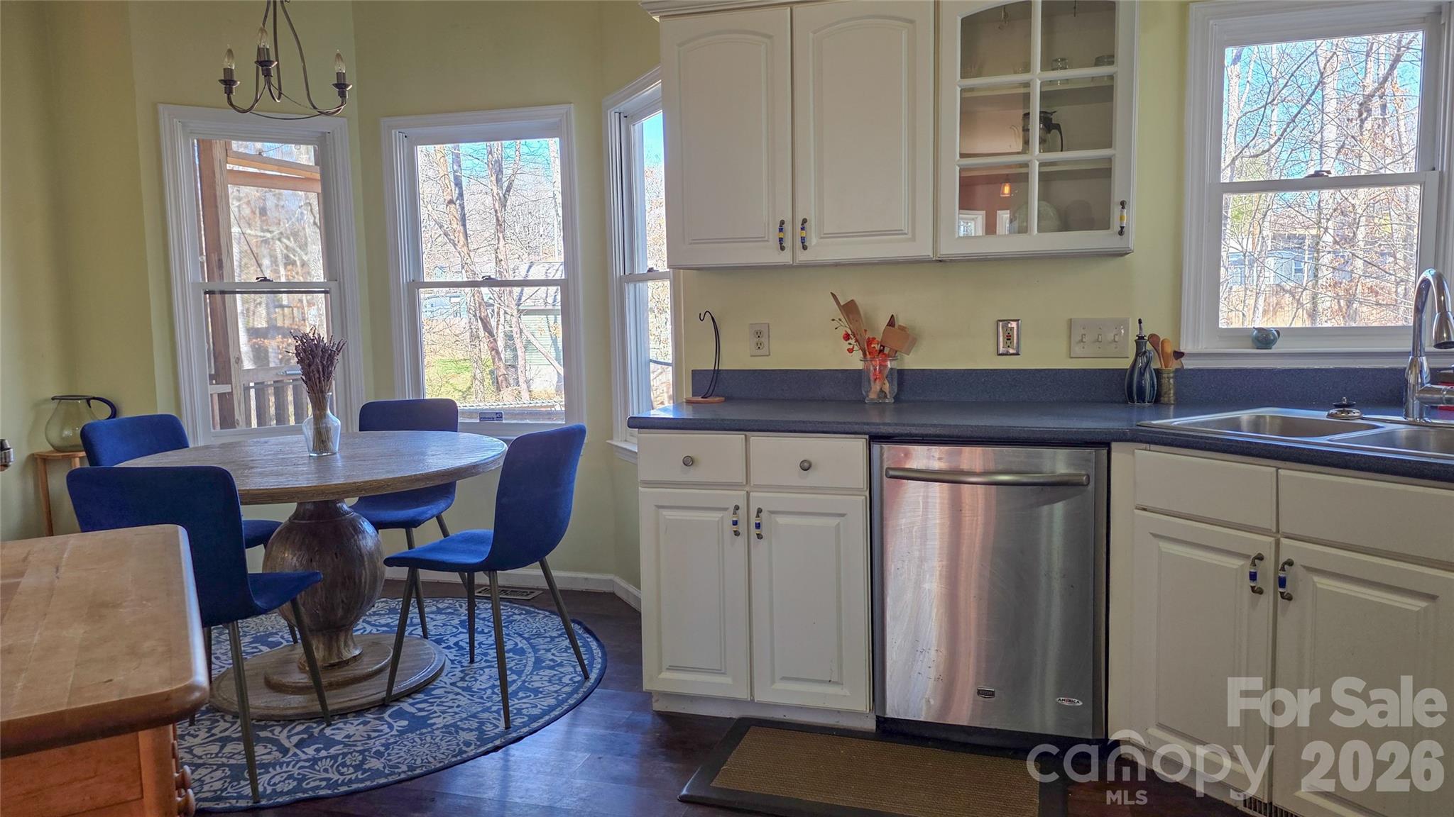 28 Sweetbriar Court Property Photo 12
