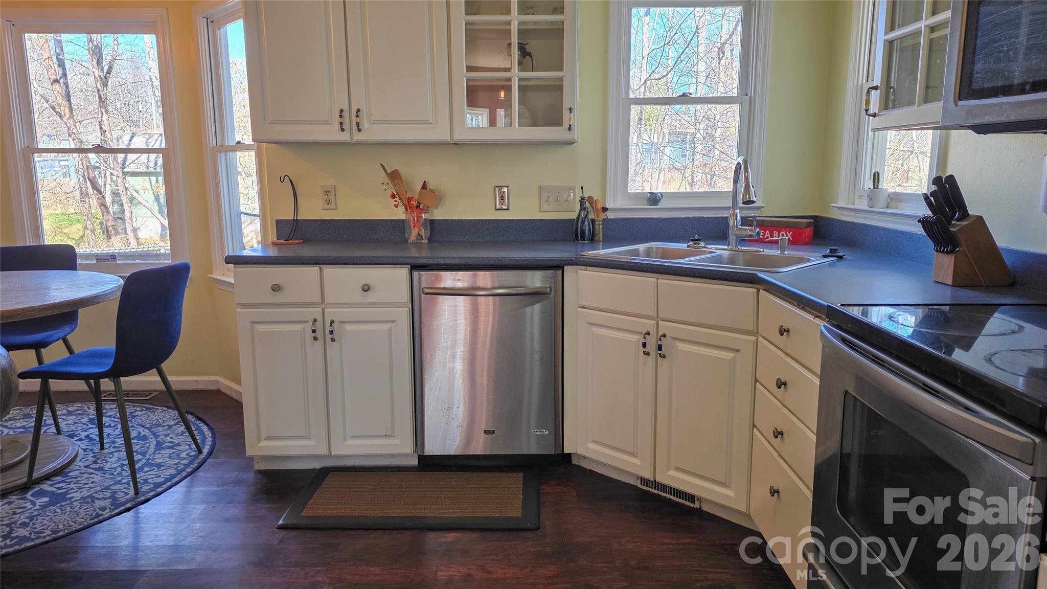 28 Sweetbriar Court Property Photo 13