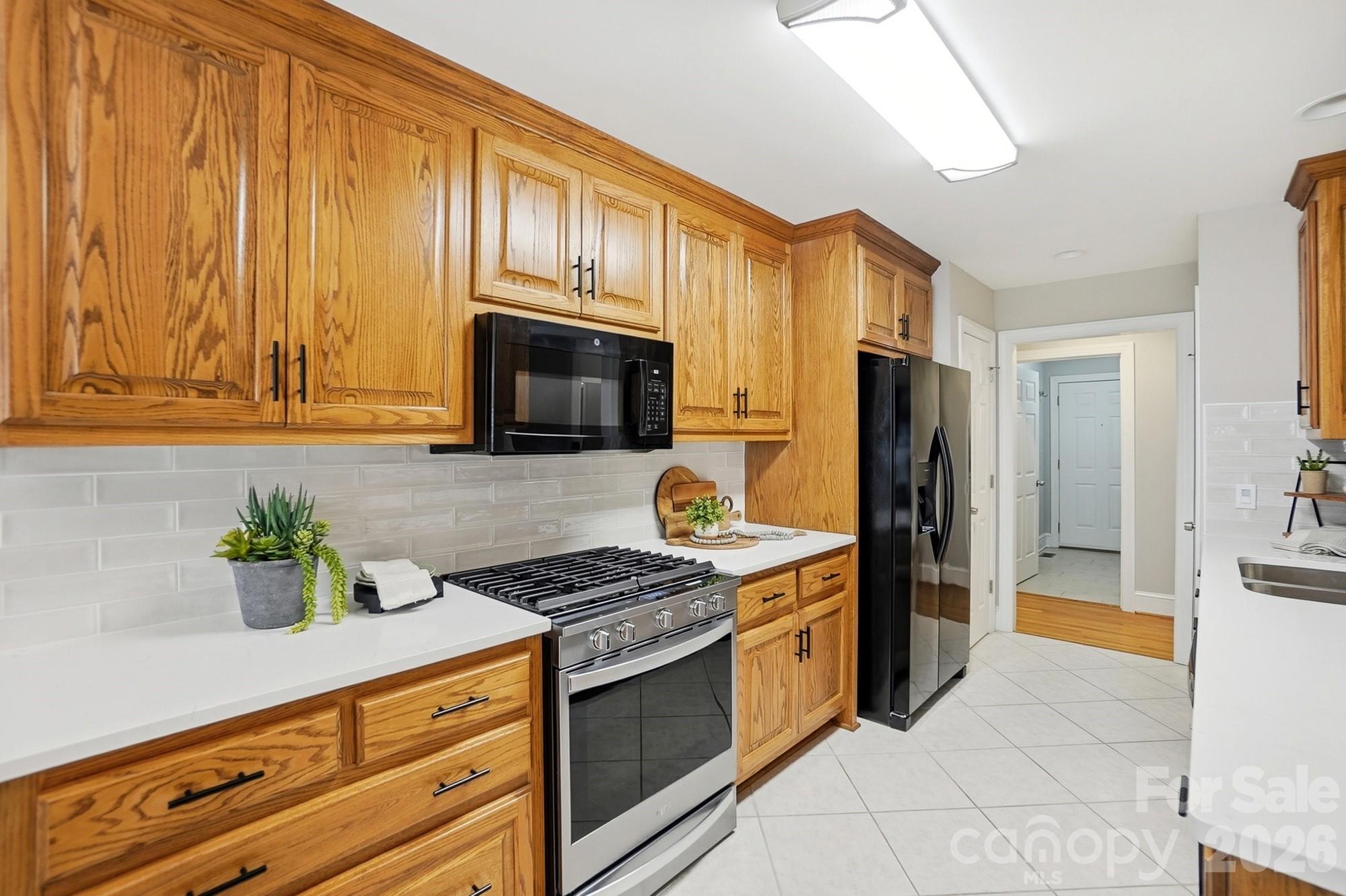 6104 Charity Drive Property Photo 13