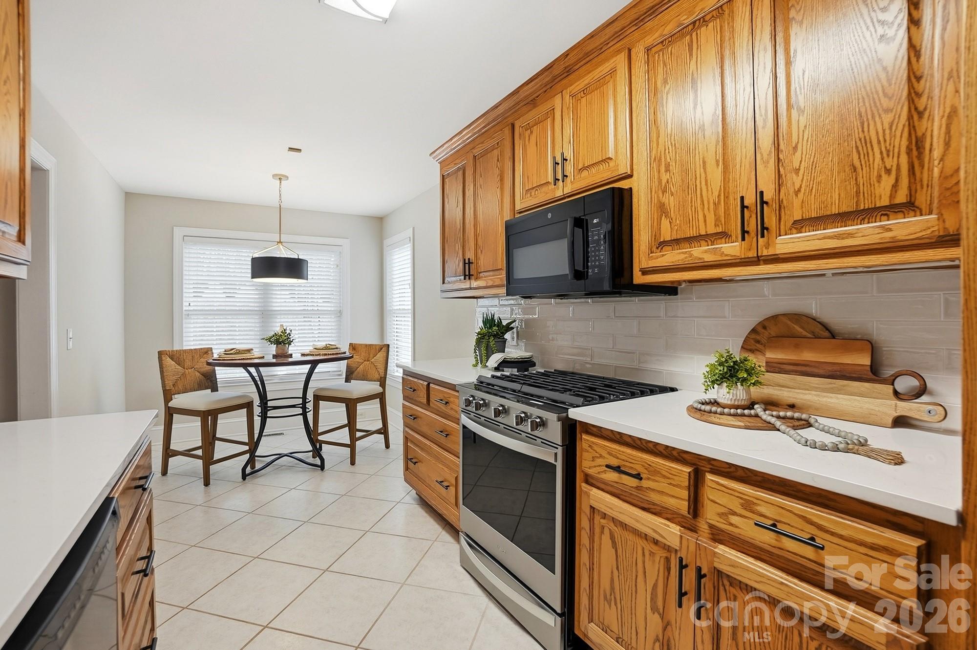 6104 Charity Drive Property Photo 15