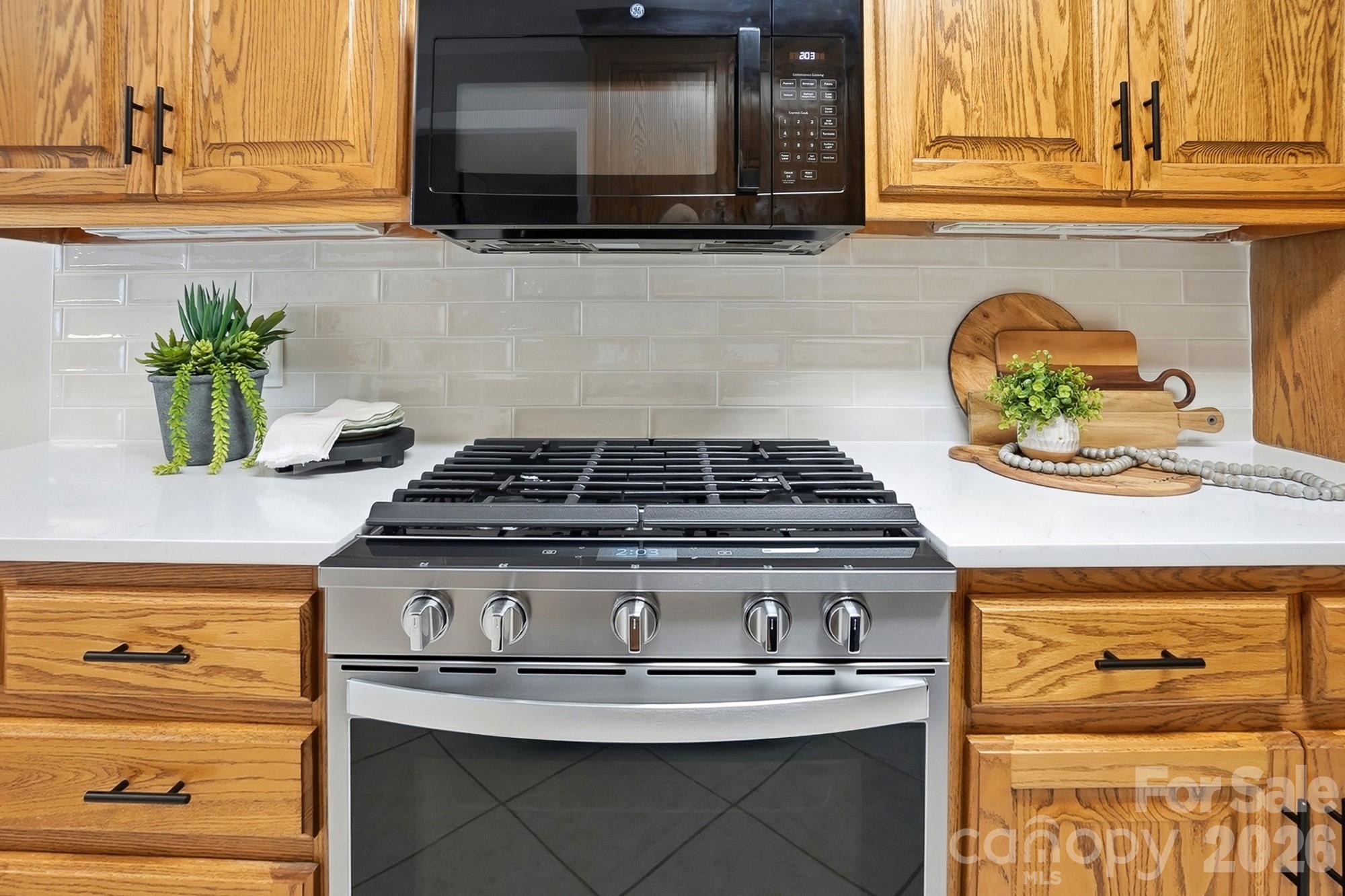 6104 Charity Drive Property Photo 17