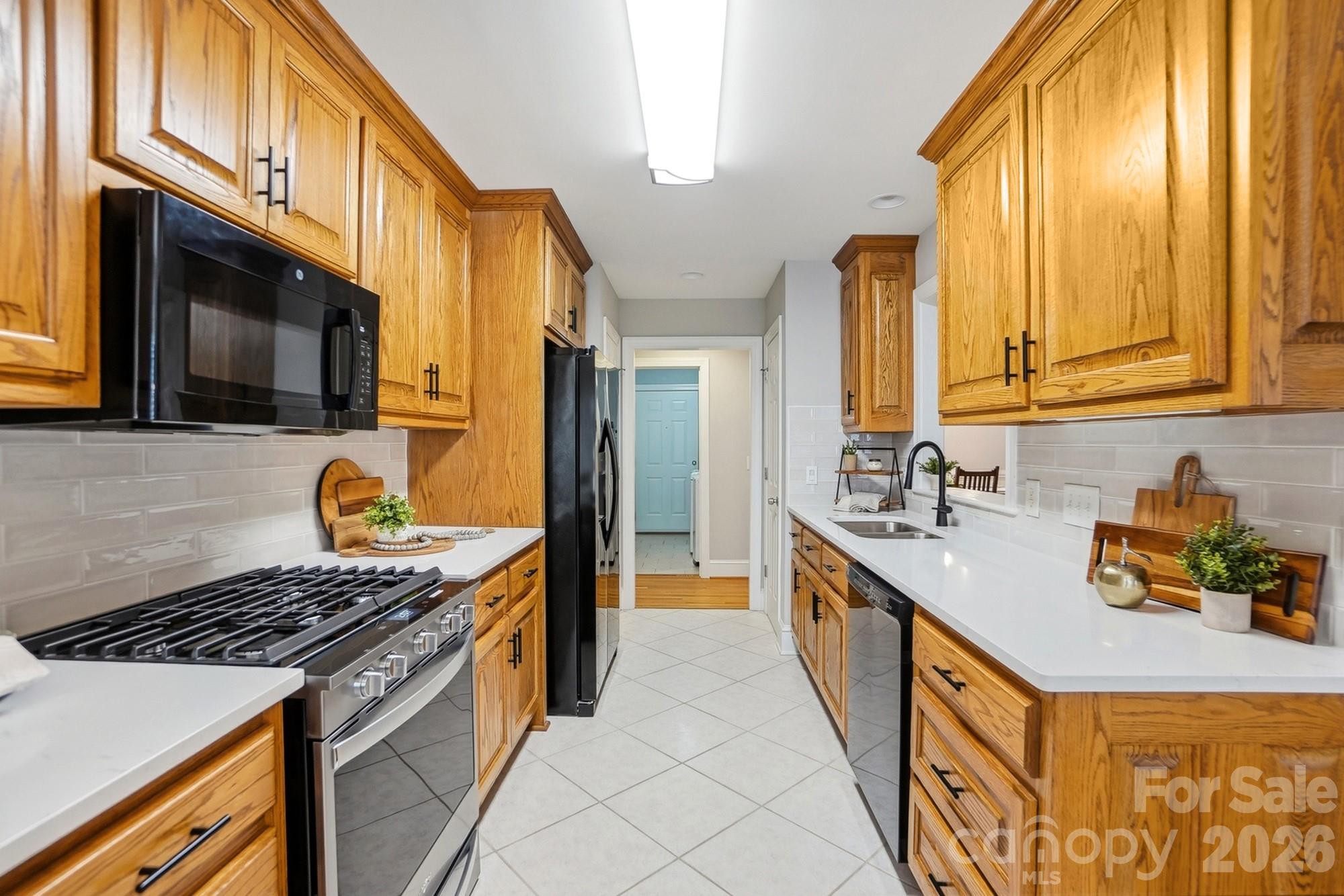 6104 Charity Drive Property Photo 18