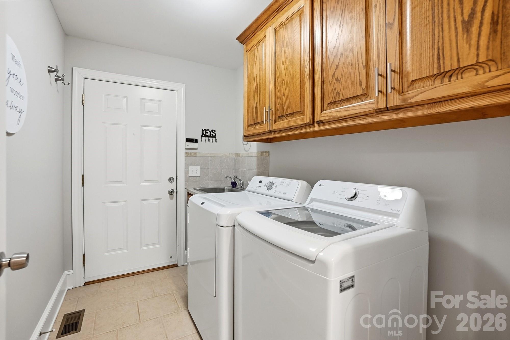 6104 Charity Drive Property Photo 28
