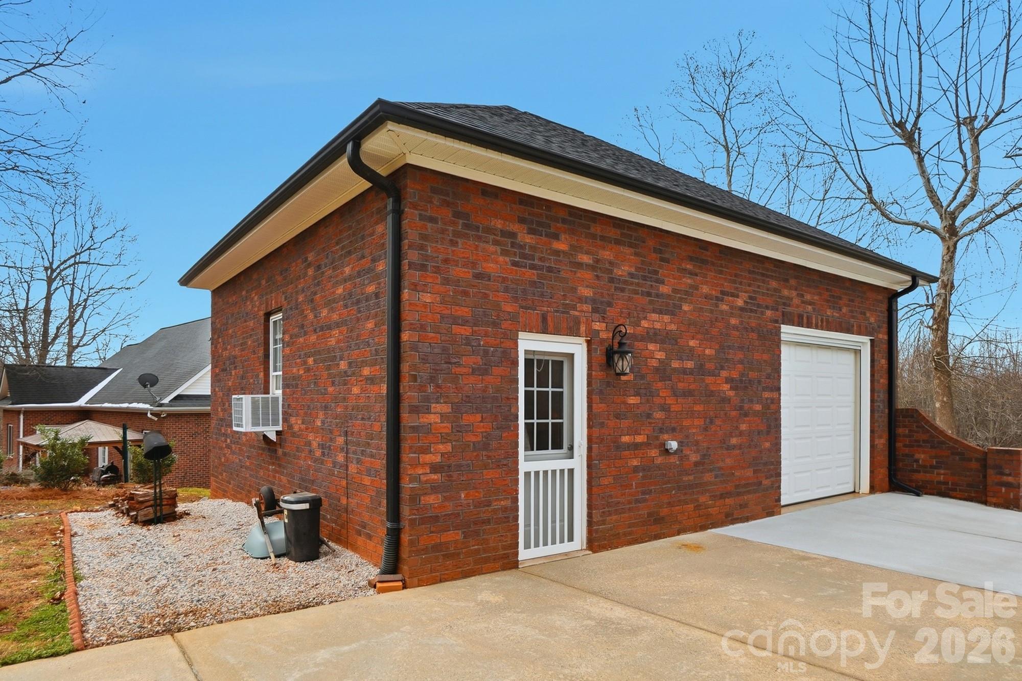 6104 Charity Drive Property Photo 46