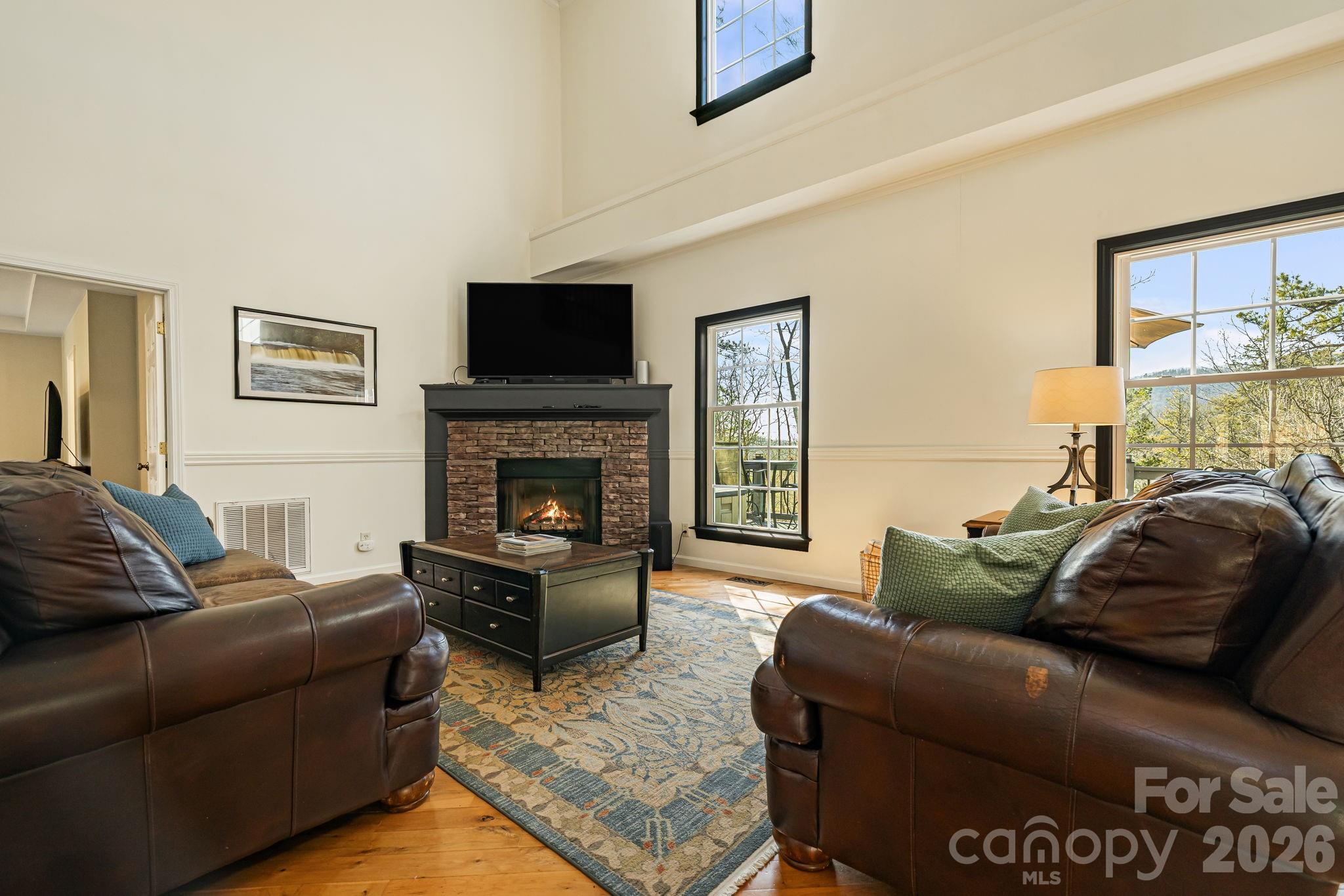299 Lookout Drive Property Photo 4