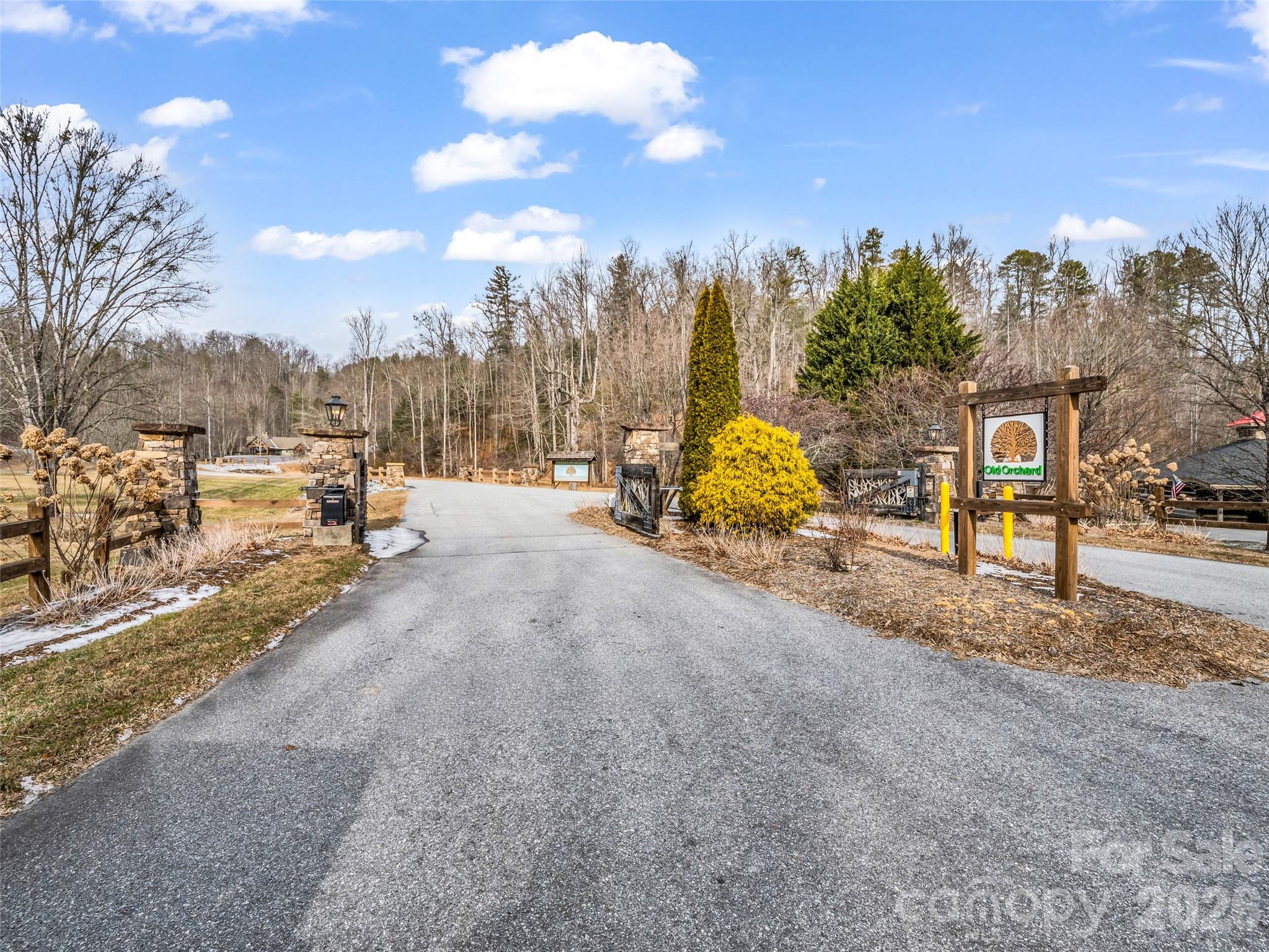 88 Summer Shade Court Property Photo 32