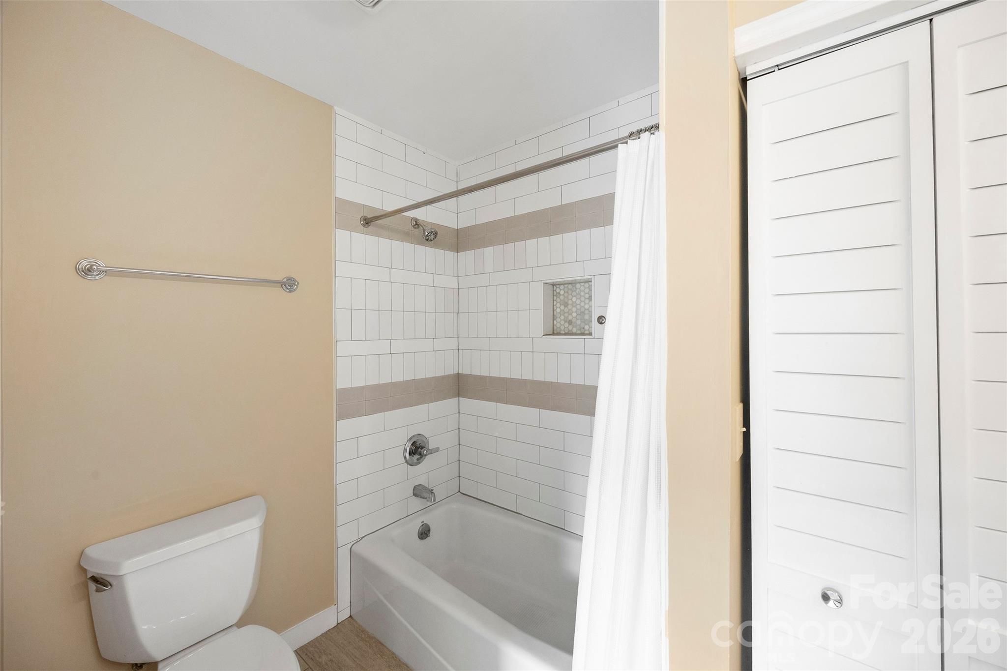 301 Queens Road 108 Property Photo 24