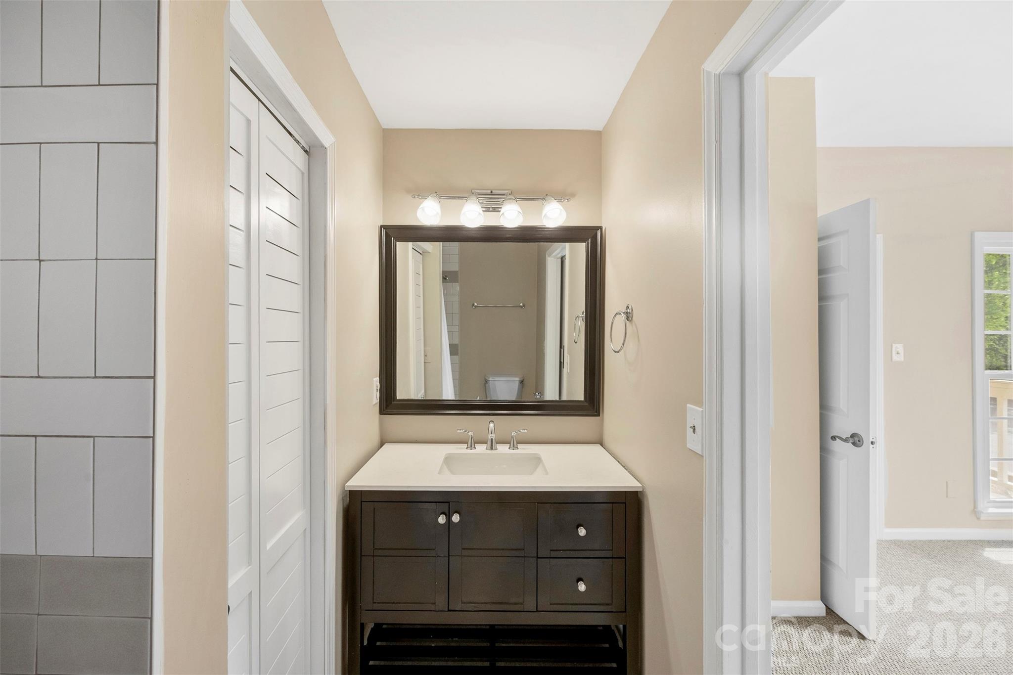 301 Queens Road 108 Property Photo 25