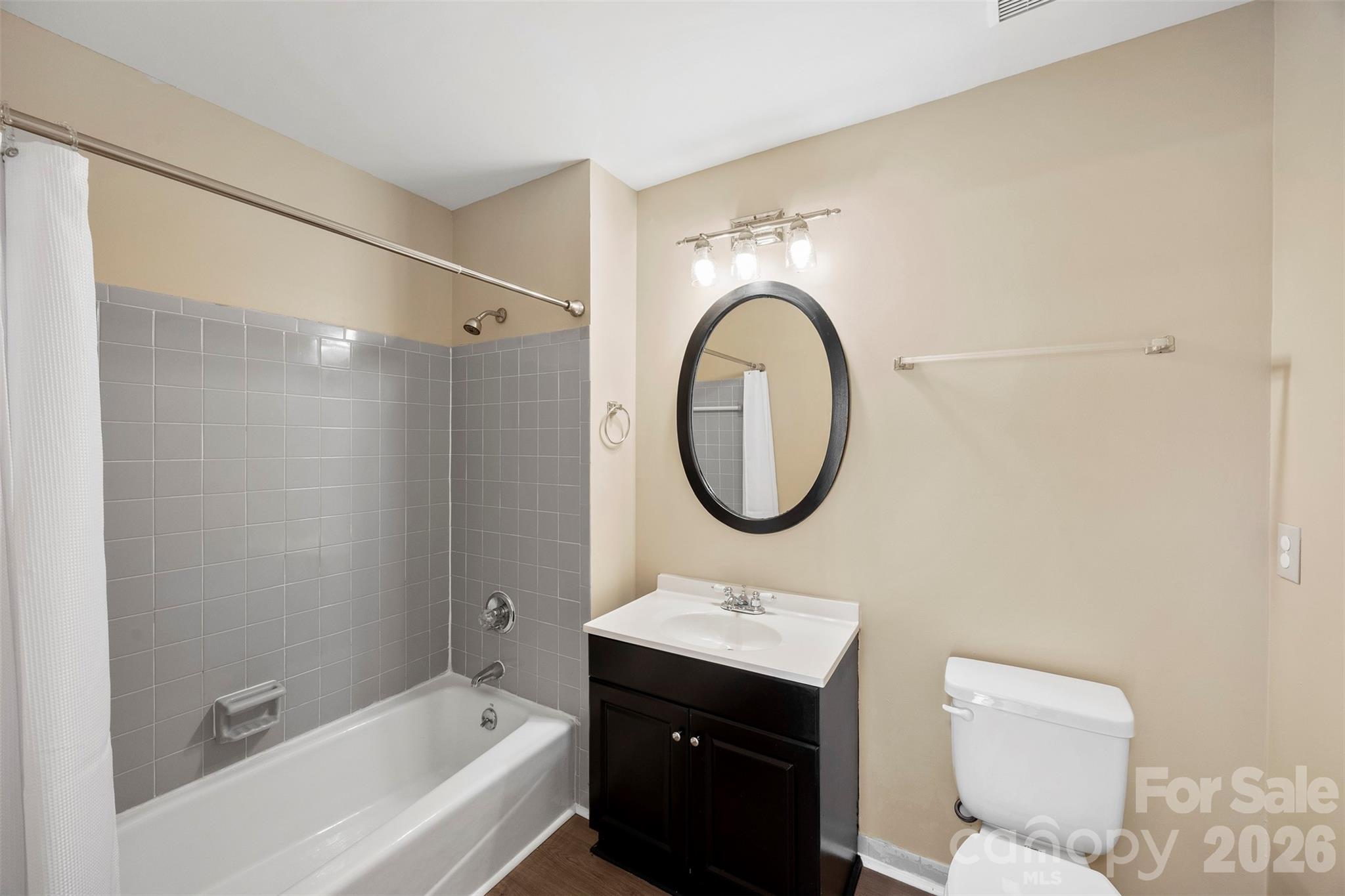 301 Queens Road 108 Property Photo 27