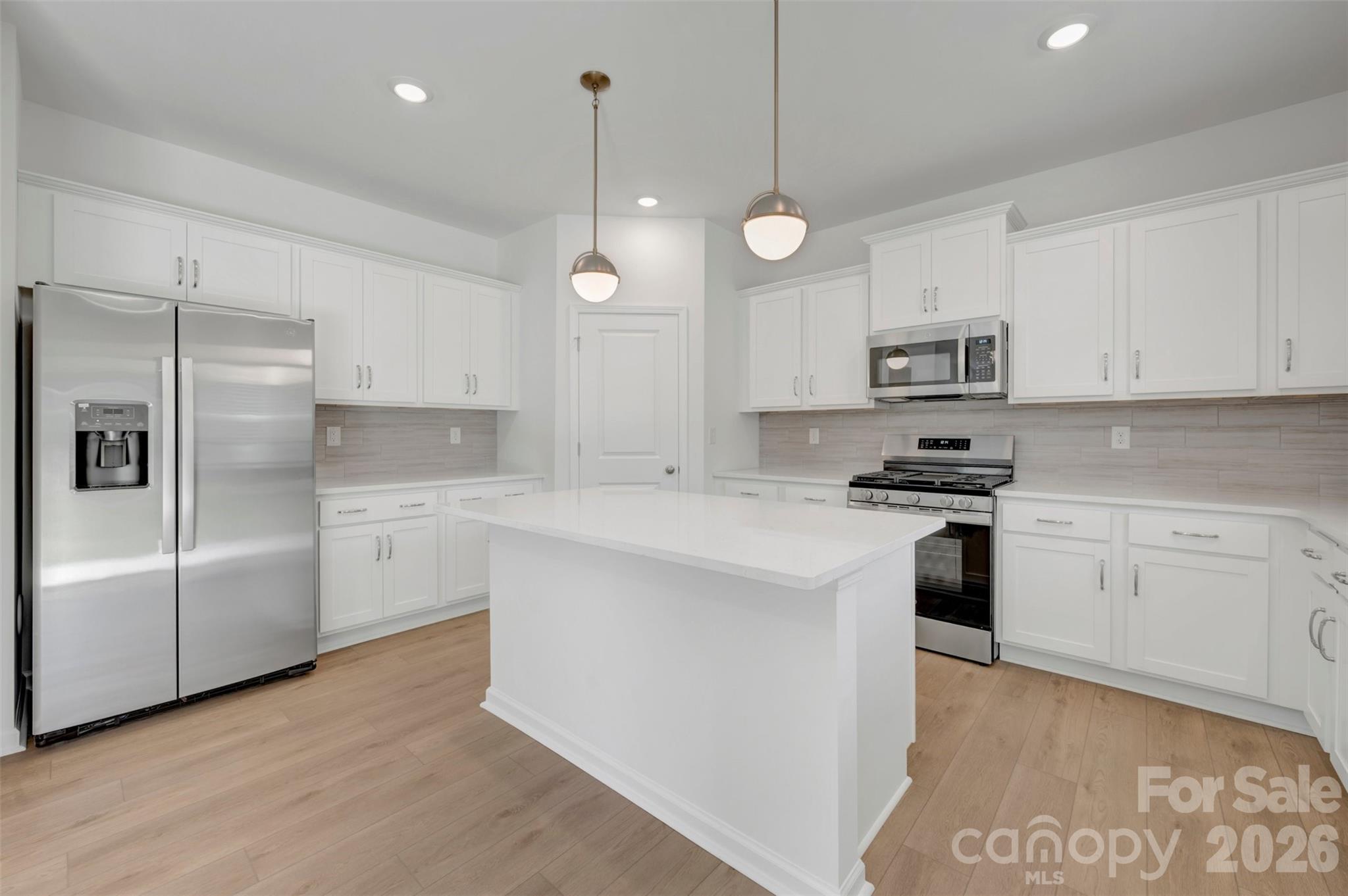 1735 Boulder Ridge Drive Property Photo 6