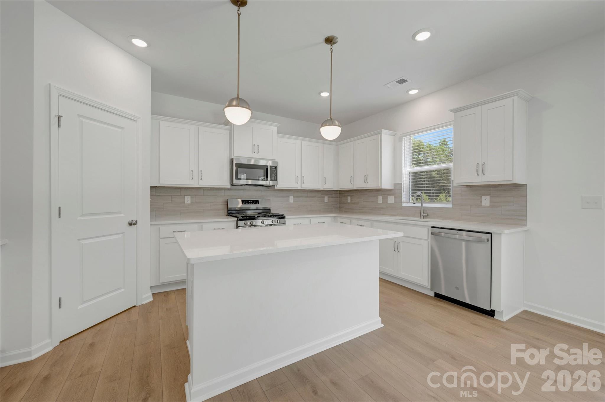 1735 Boulder Ridge Drive Property Photo 7