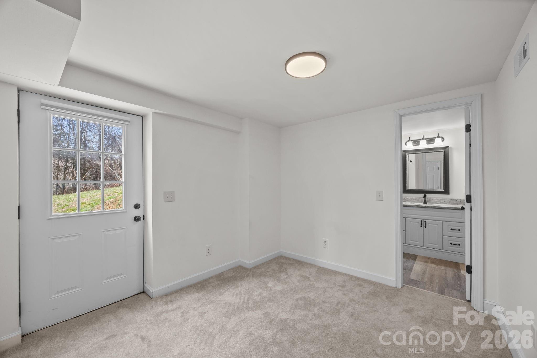 164 Lakeside Drive Property Photo 21