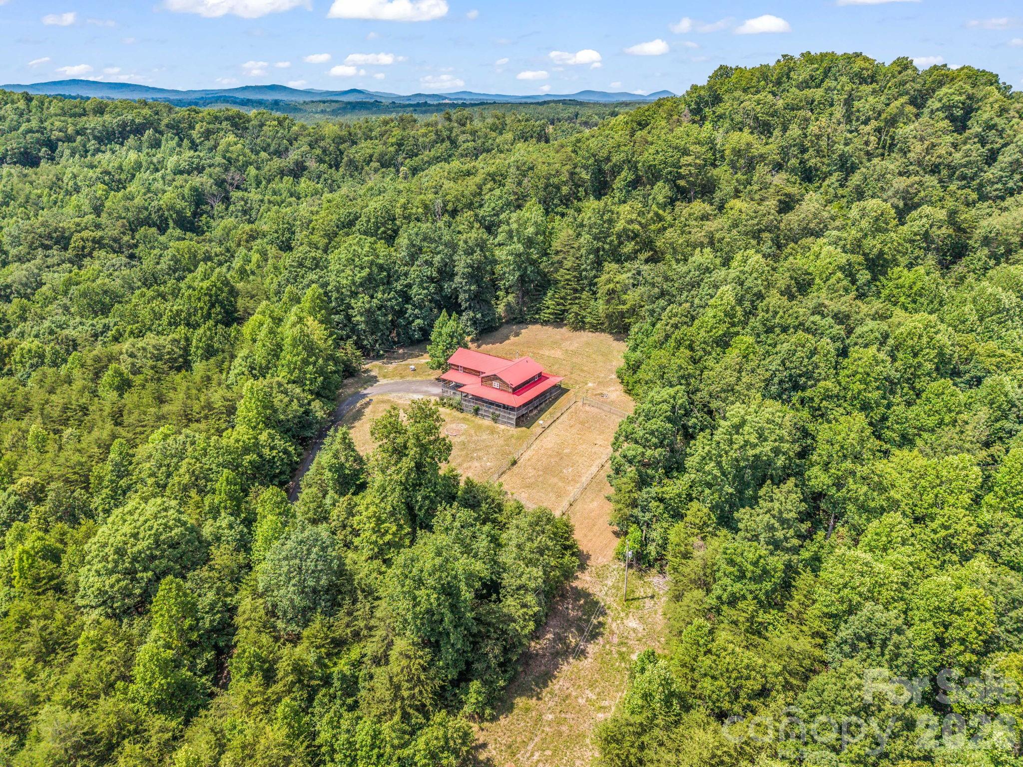156 Carpenters Knob Drive Property Photo 1