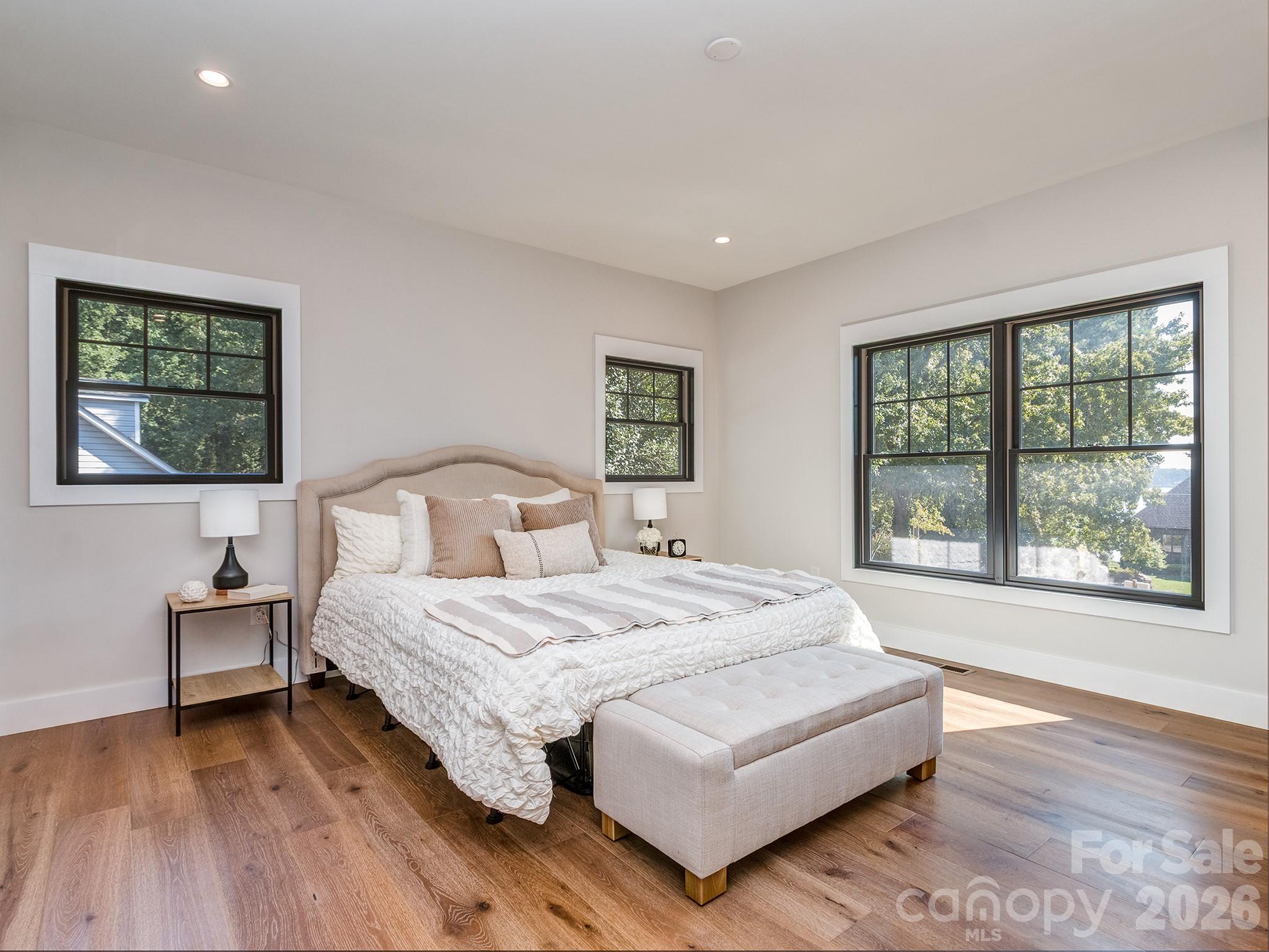 4899 Moonlite Bay Drive Property Photo 16