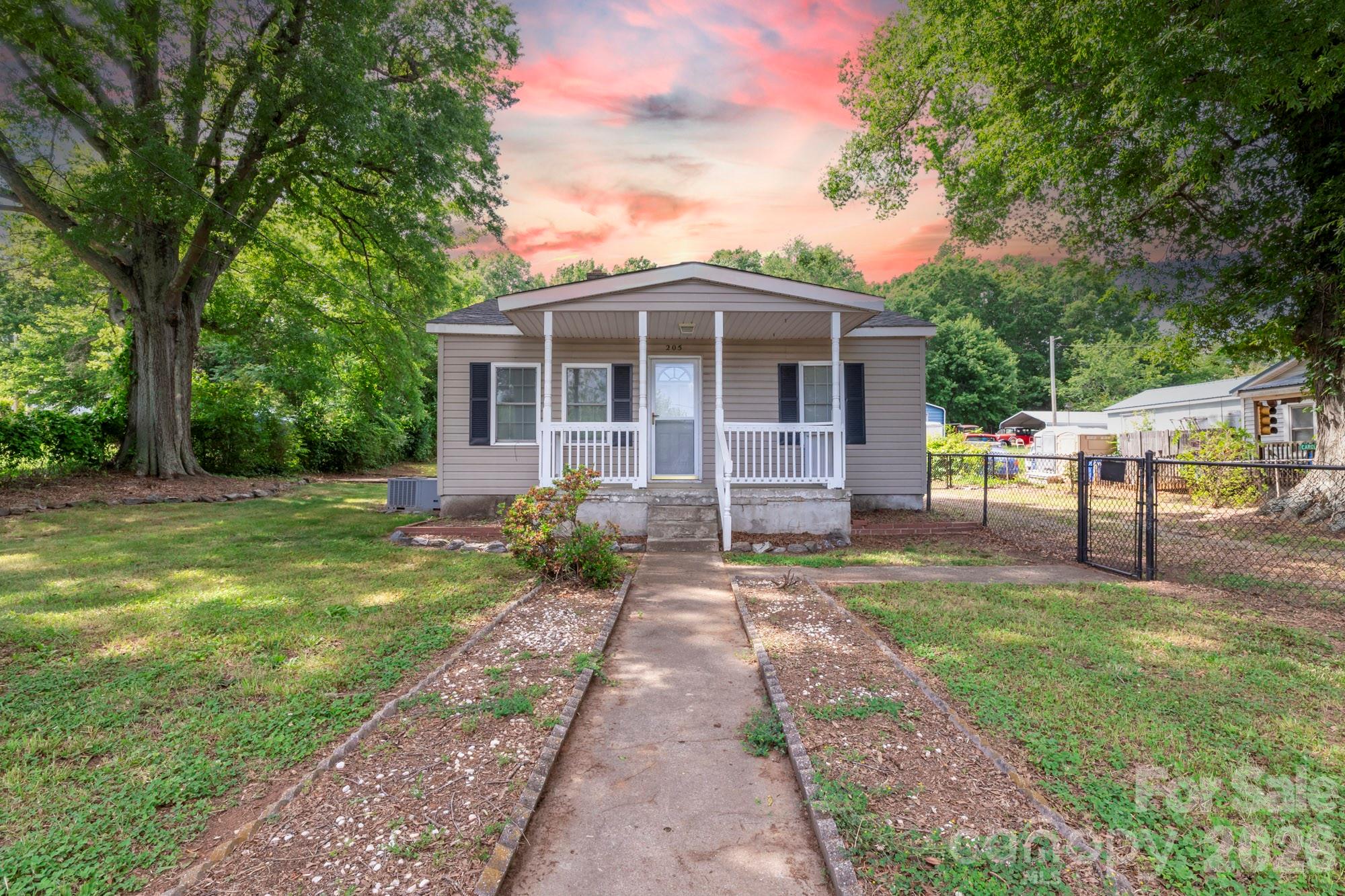 205 Stowe Acres Road Property Photo 1
