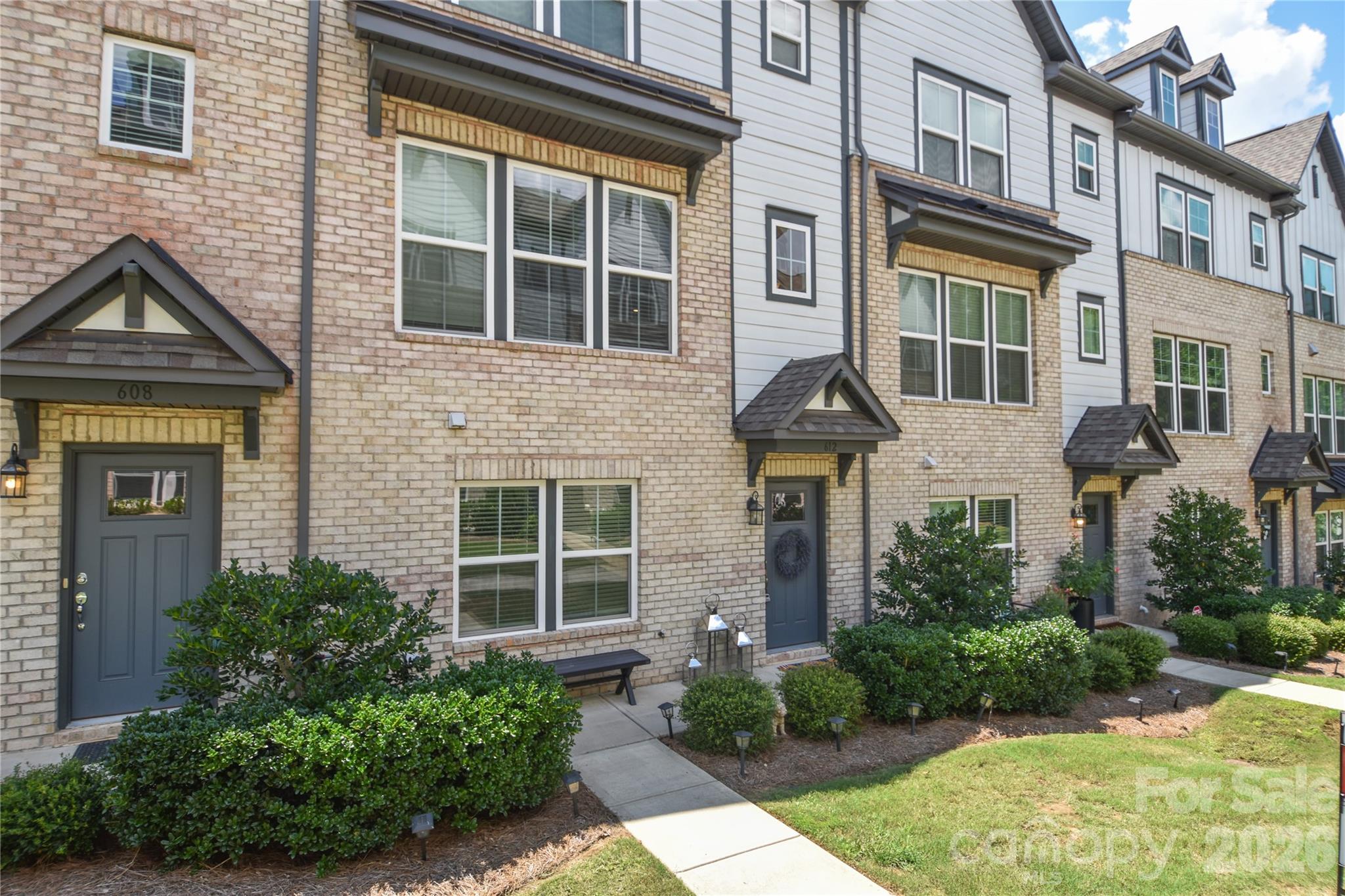 612 Tudor Park Way Property Photo 1