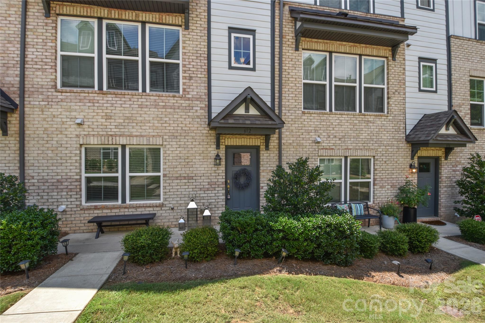 612 Tudor Park Way Property Photo 2