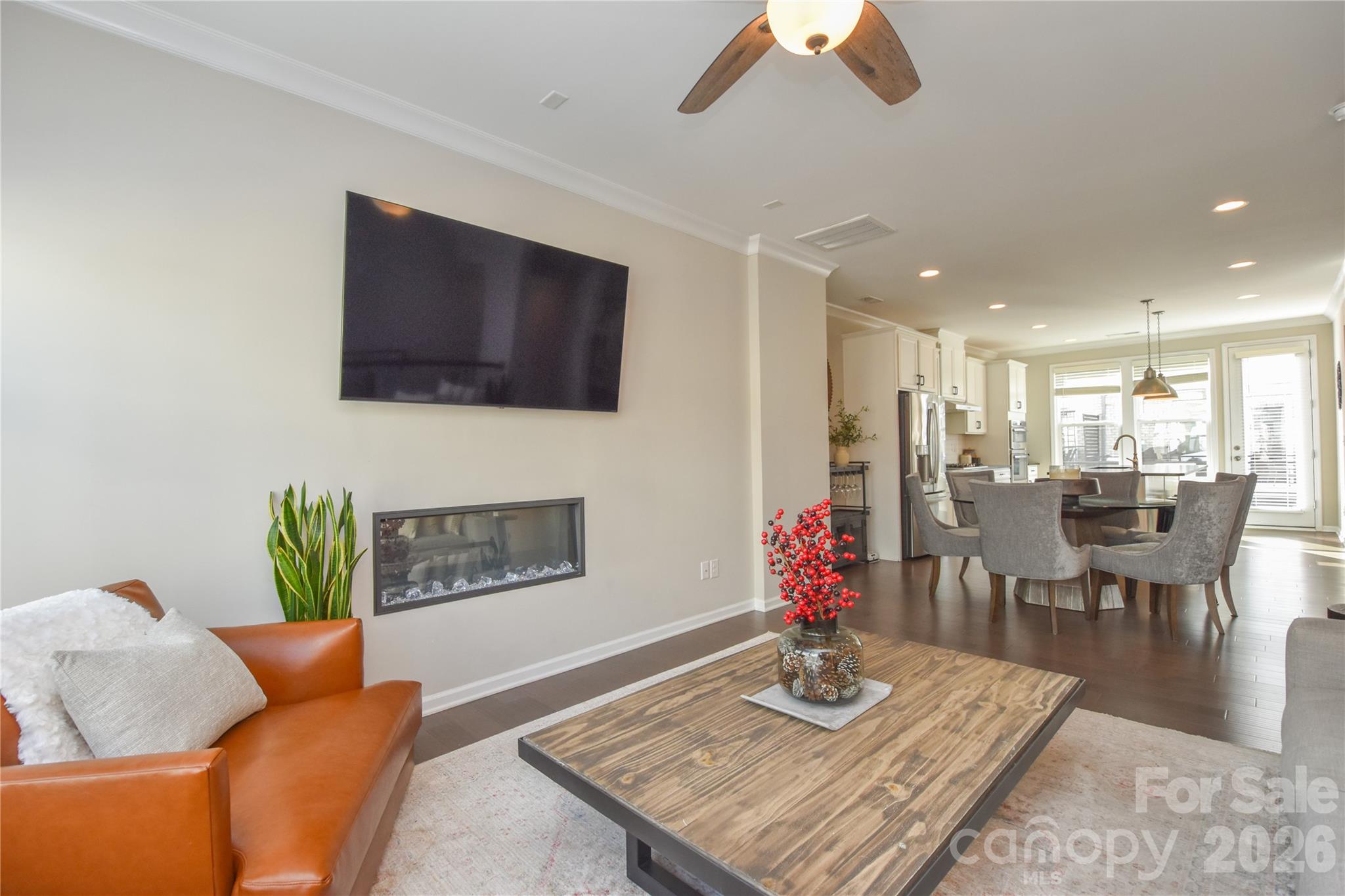 612 Tudor Park Way Property Photo 7