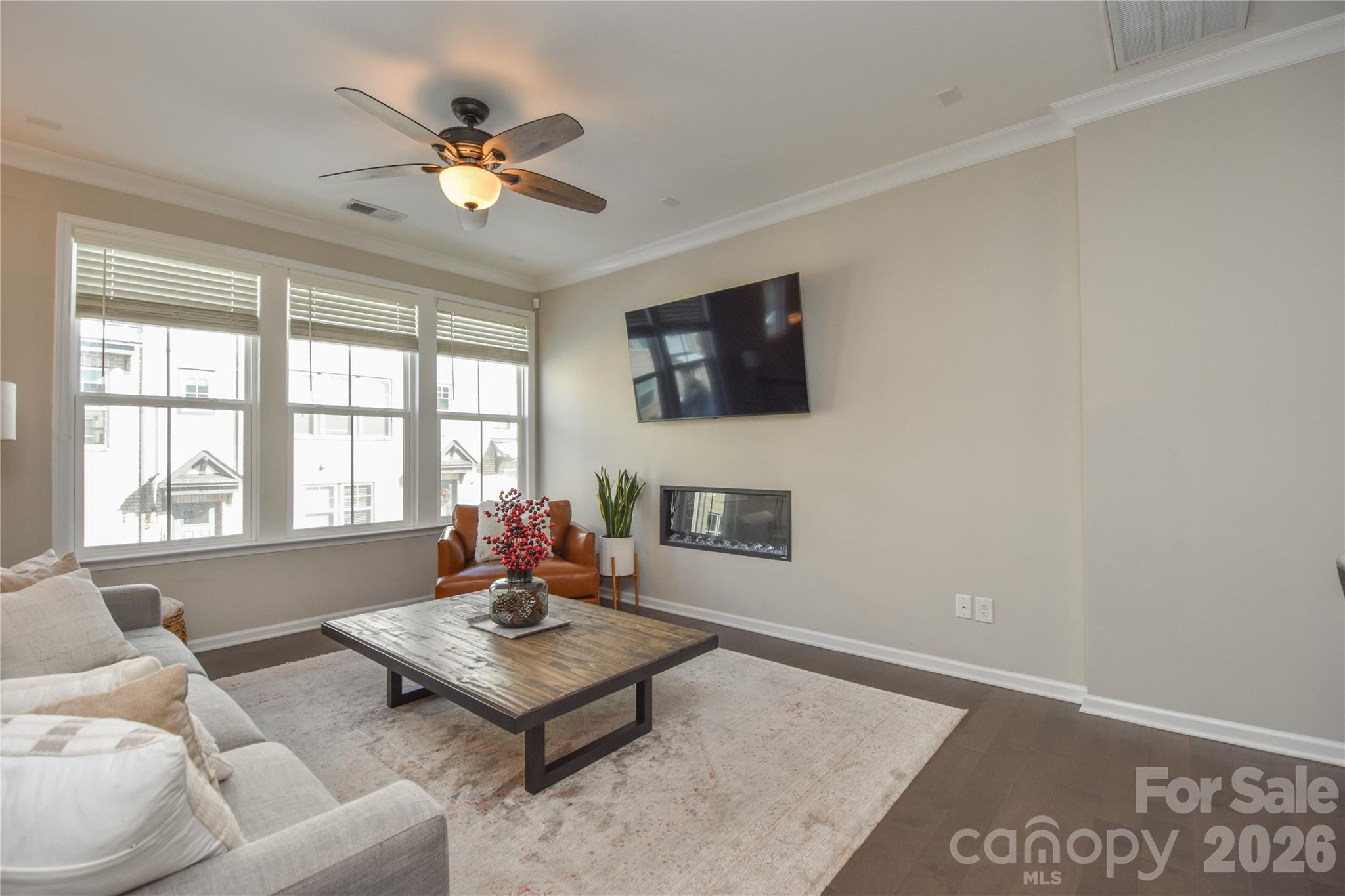 612 Tudor Park Way Property Photo 8