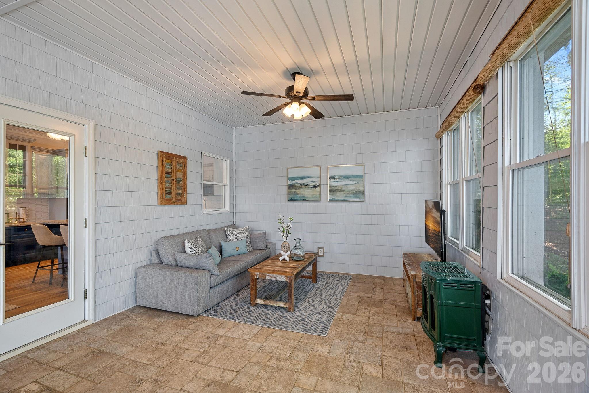 139 Hawks Point Drive Property Photo 16