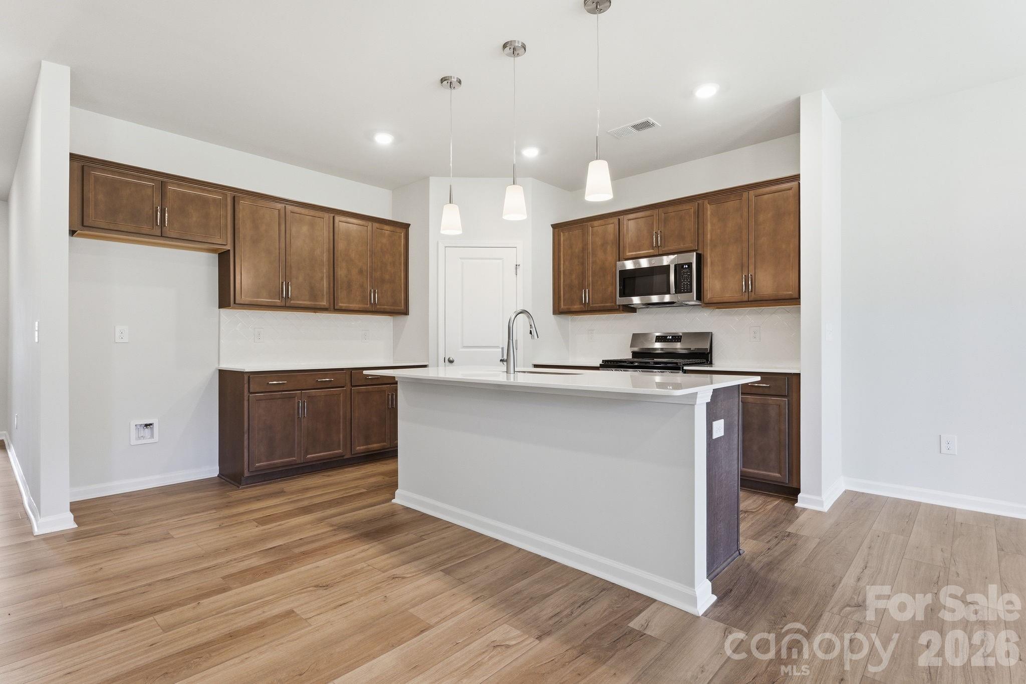 206 Rodeo Drive 25 Property Photo 6