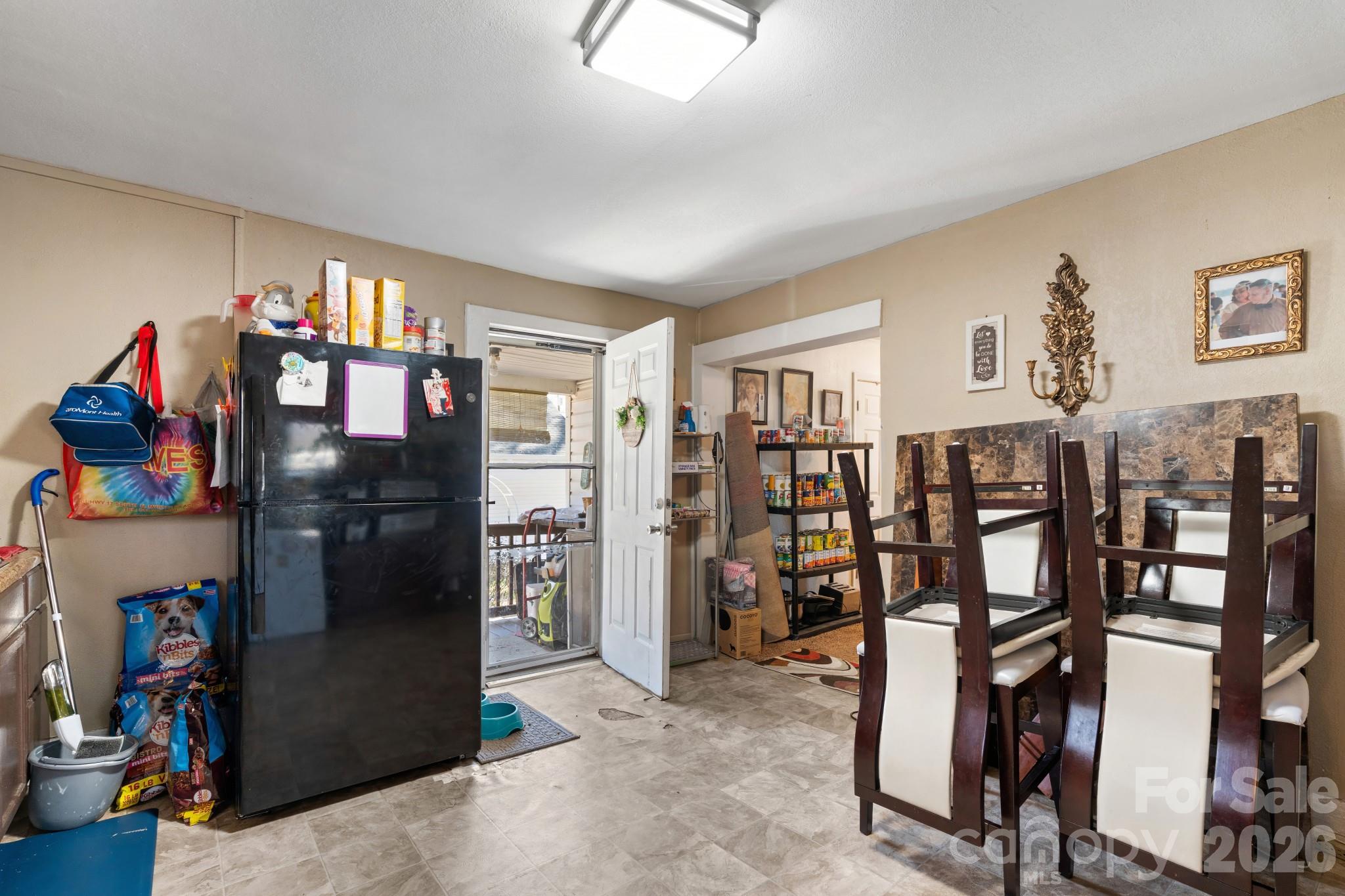 1242 W Airline Avenue Property Photo 6