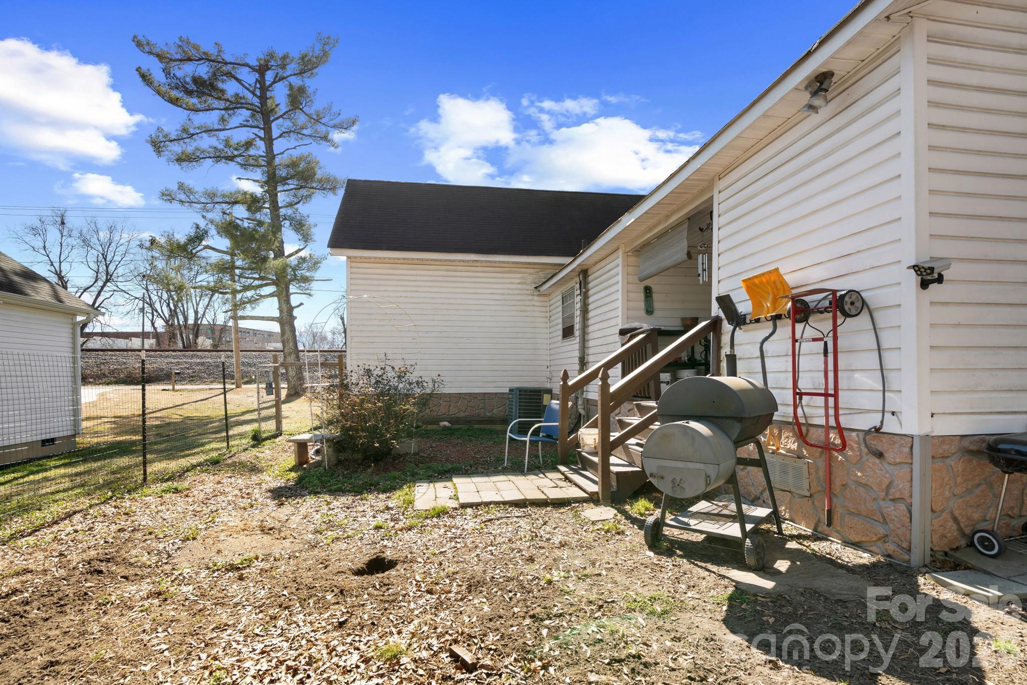 1242 W Airline Avenue Property Photo 13