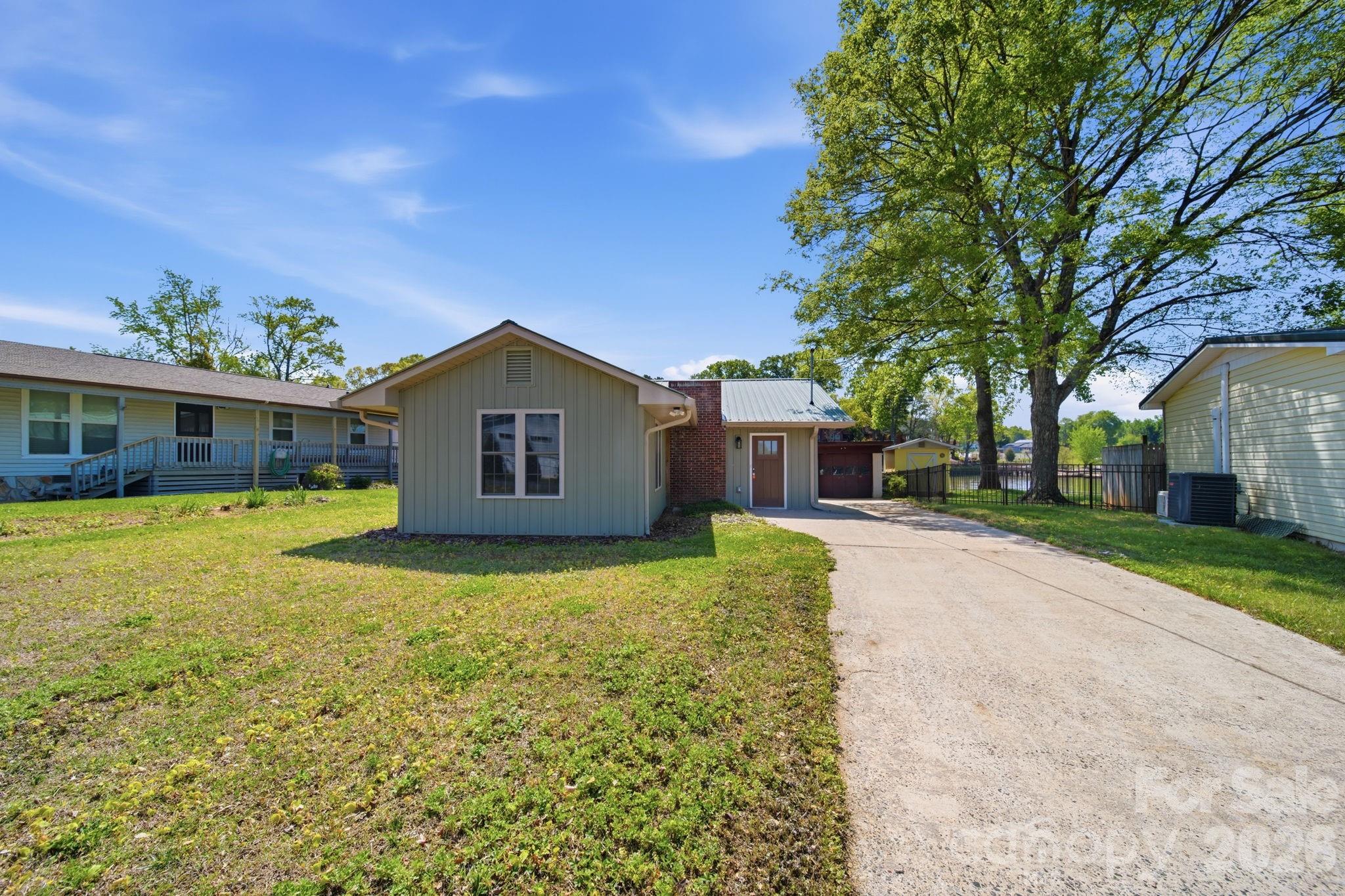 243 Shore Lane Property Photo 3