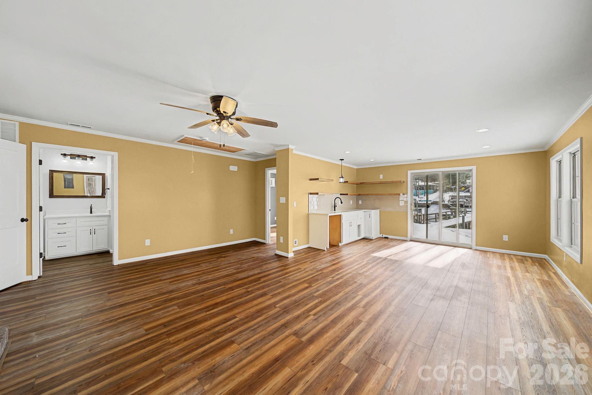 243 Shore Lane Property Photo 5