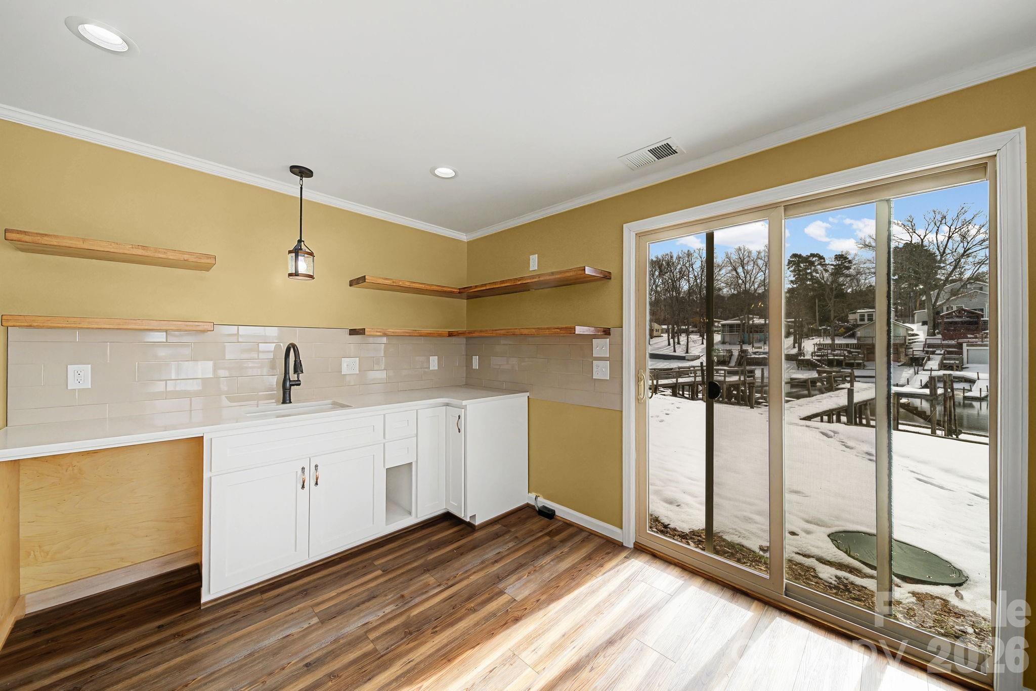 243 Shore Lane Property Photo 10